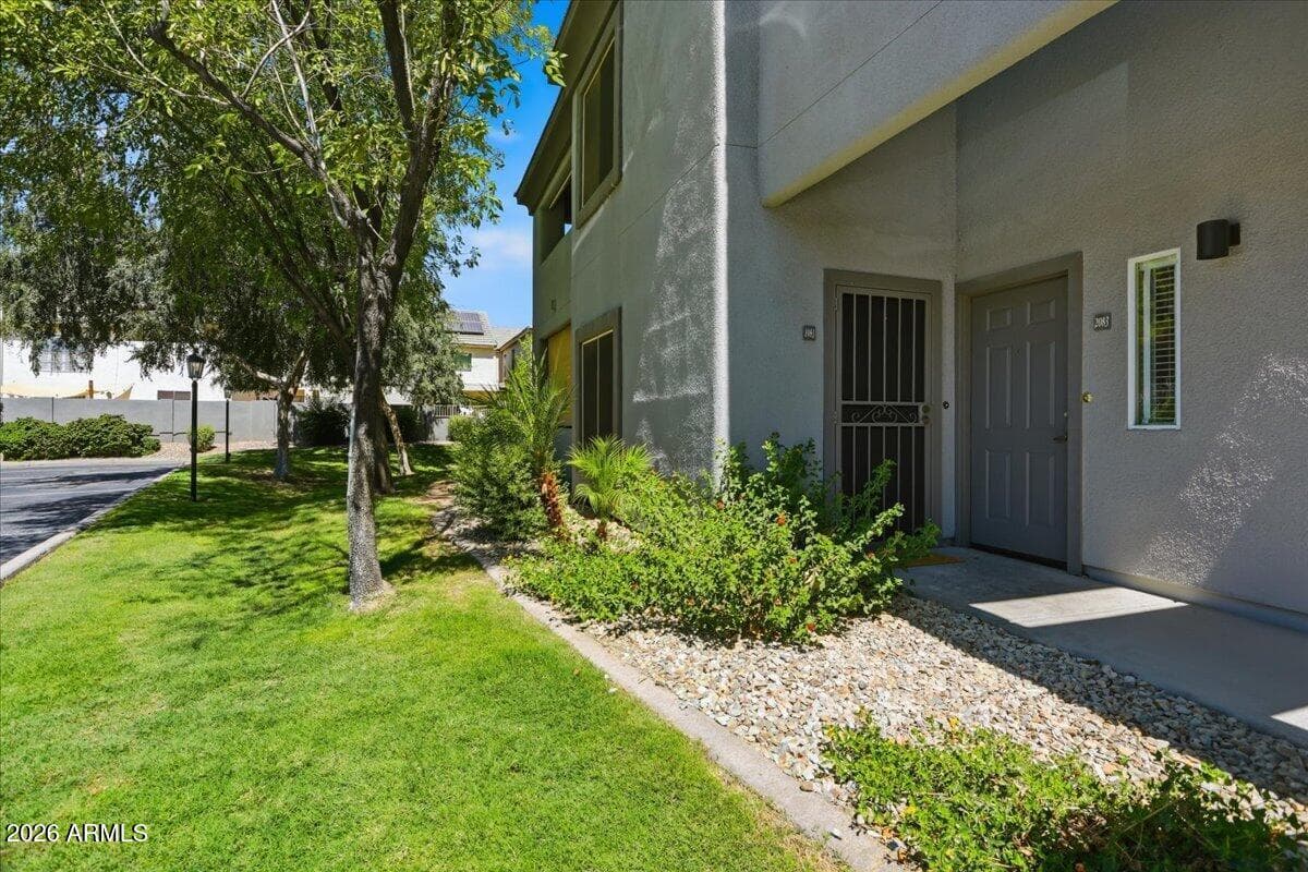 7401 W Arrowhead Clubhouse Drive 2083 — photo 2