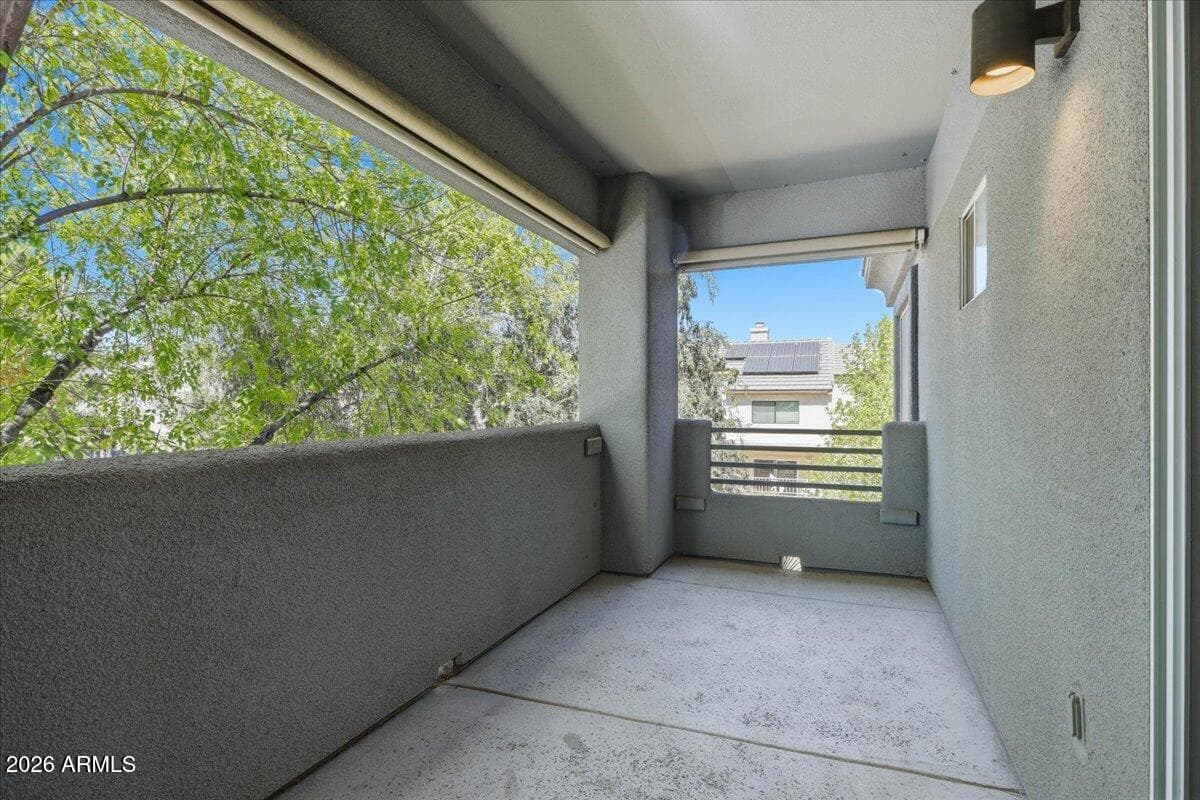 7401 W Arrowhead Clubhouse Drive 2083 — photo 8