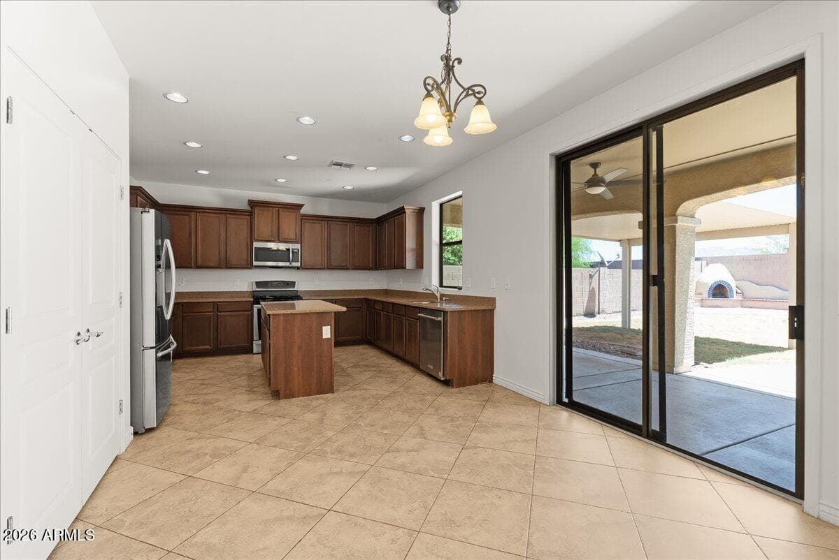 13585 S 175th Drive — photo 2