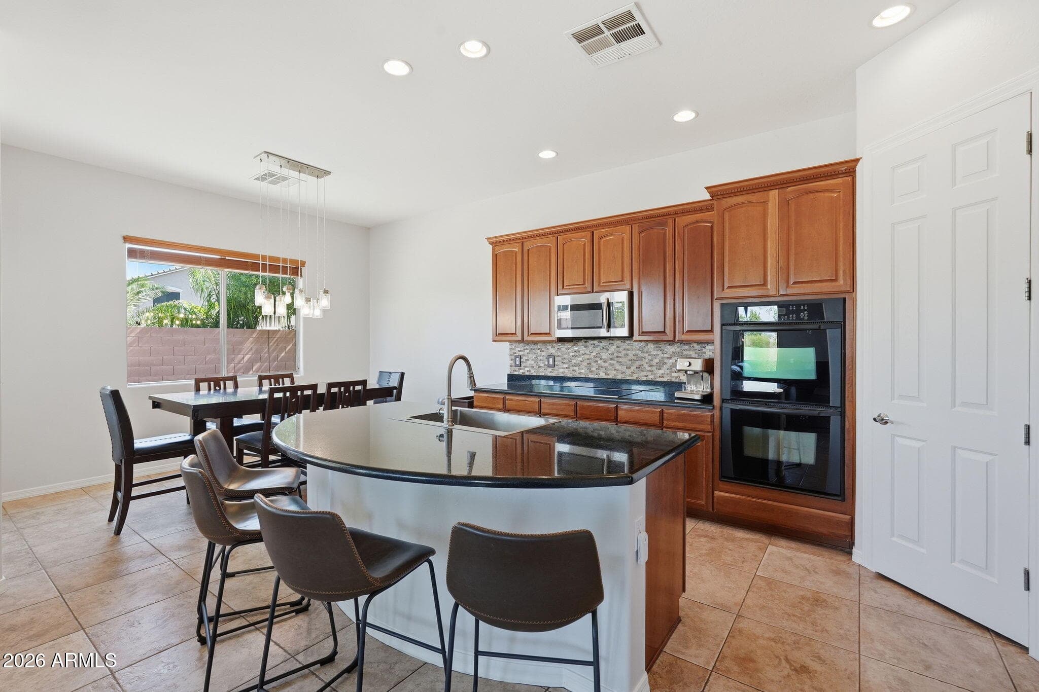 1228 E Arrowhead Trail — photo 4