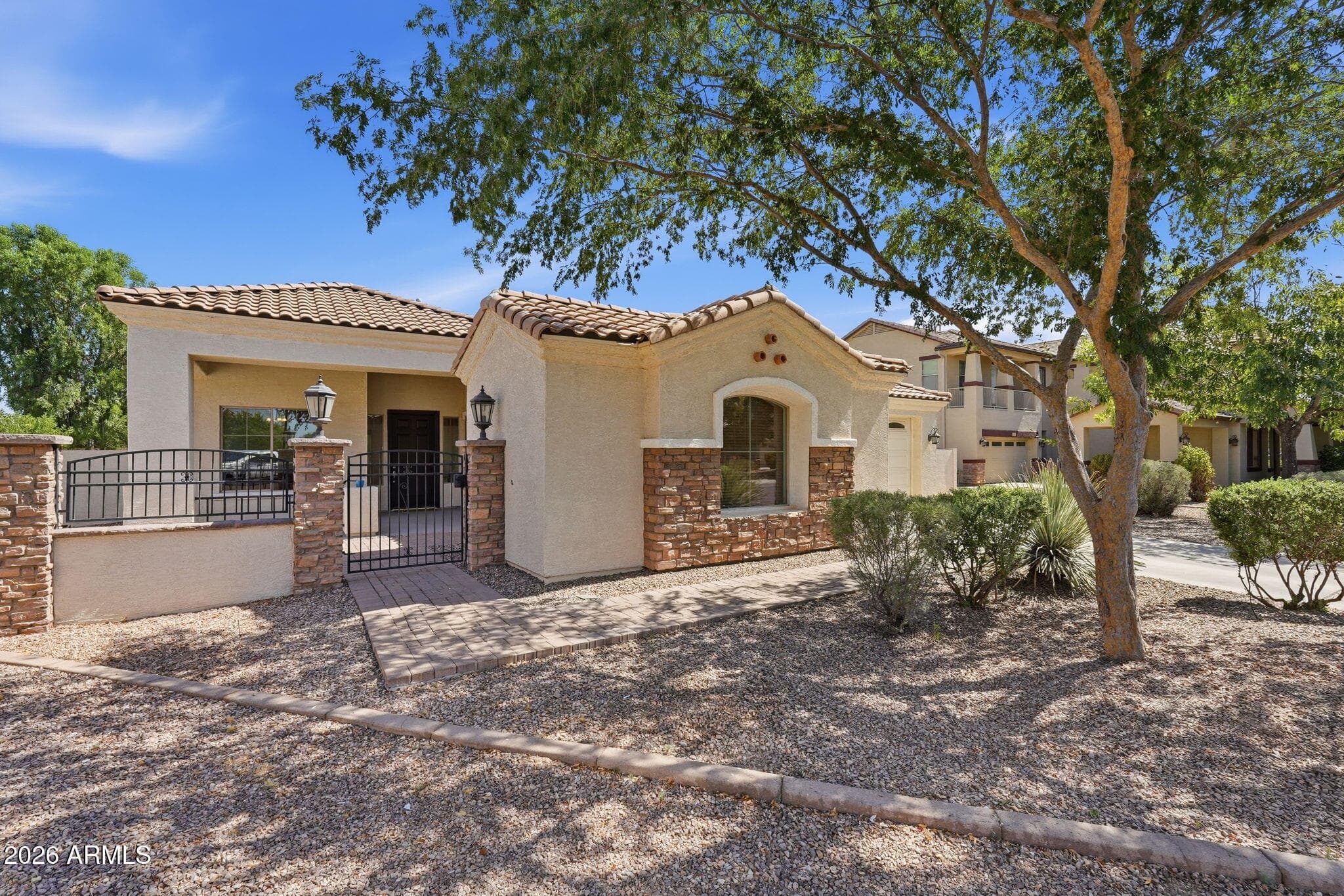 1228 E Arrowhead Trail — photo 2