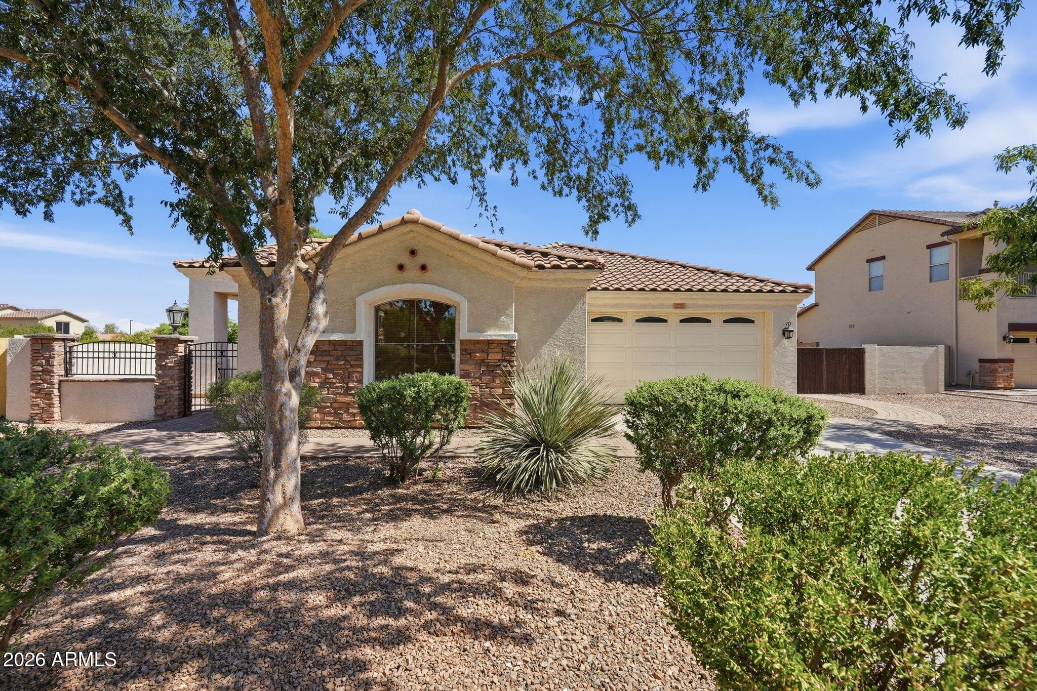 1228 E Arrowhead Trail — photo 3