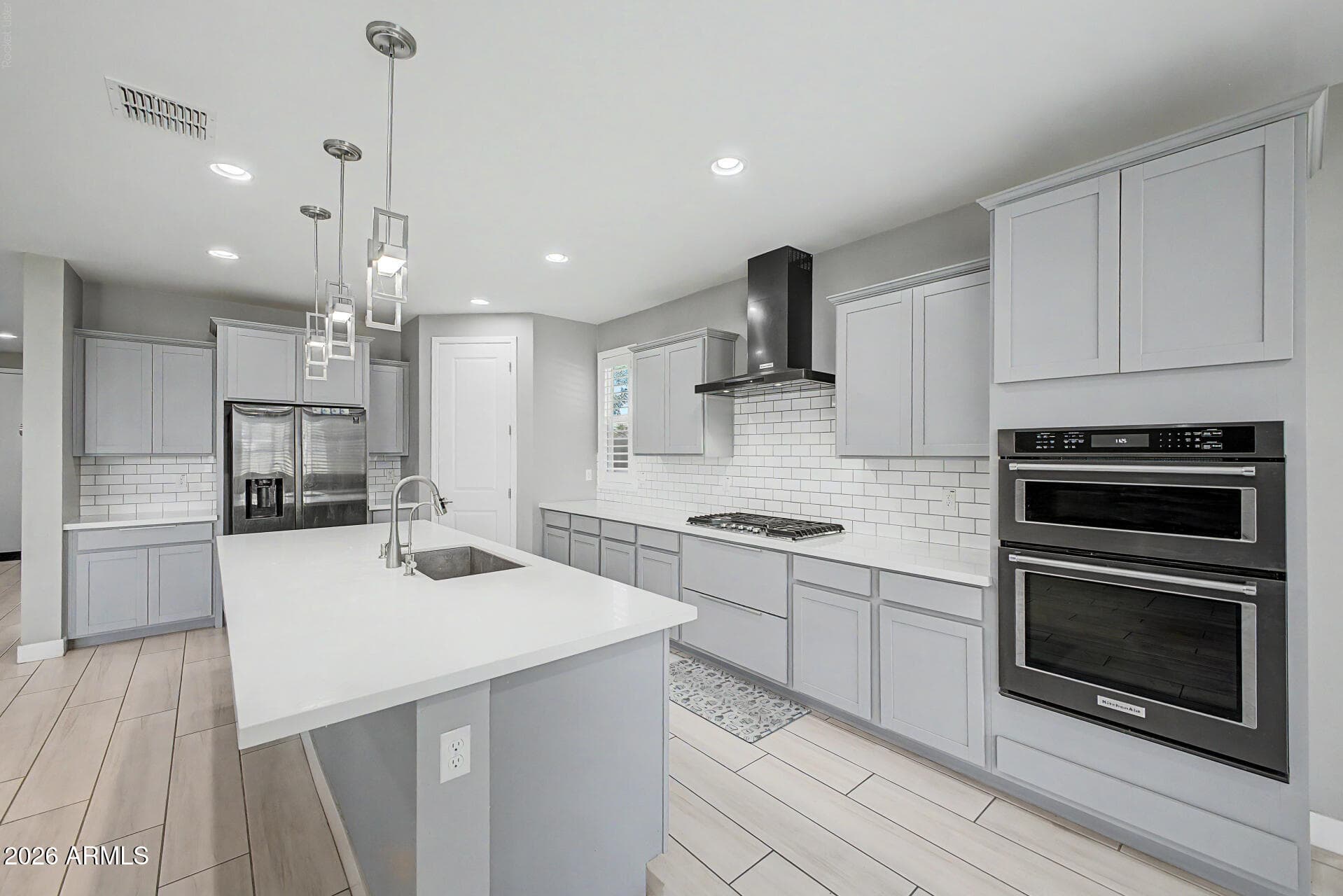 200 E Wisteria Drive — photo 6