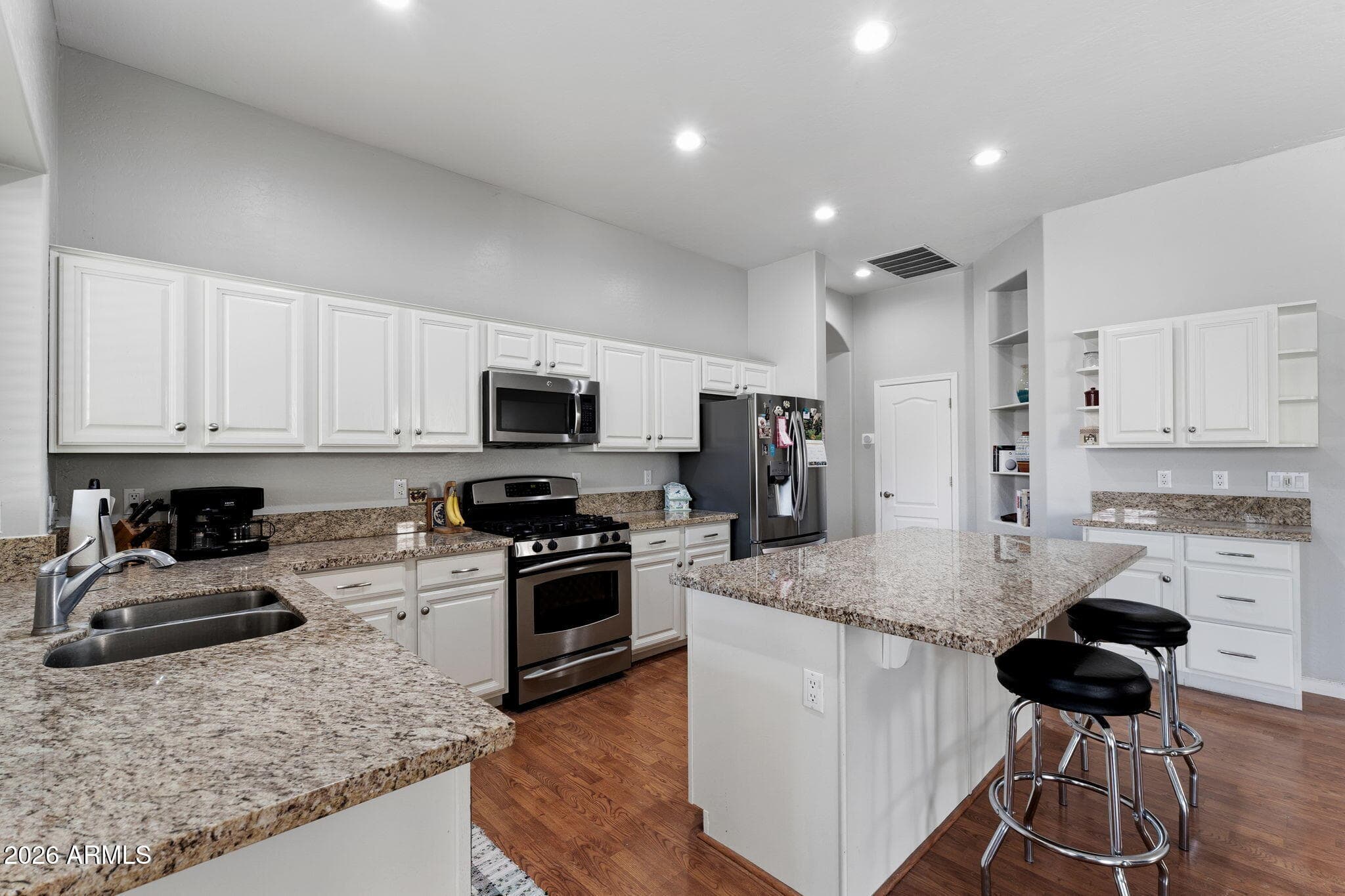 1252 W Bruce Avenue — photo 4