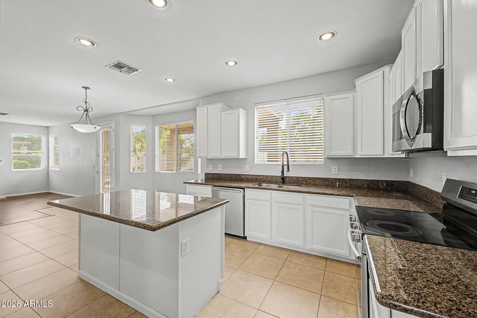 3533 E Wildhorse Drive — photo 7