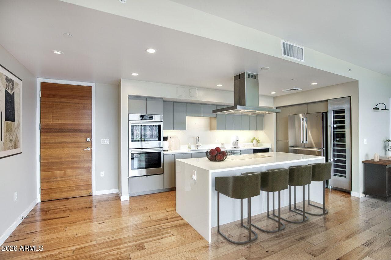 200 W Portland Street 1113 — photo 3