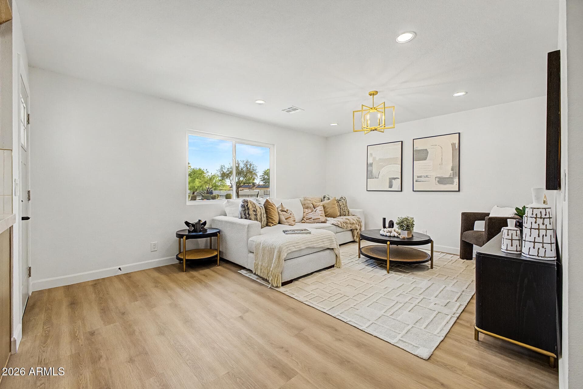 4916 W Grovers Avenue — photo 3
