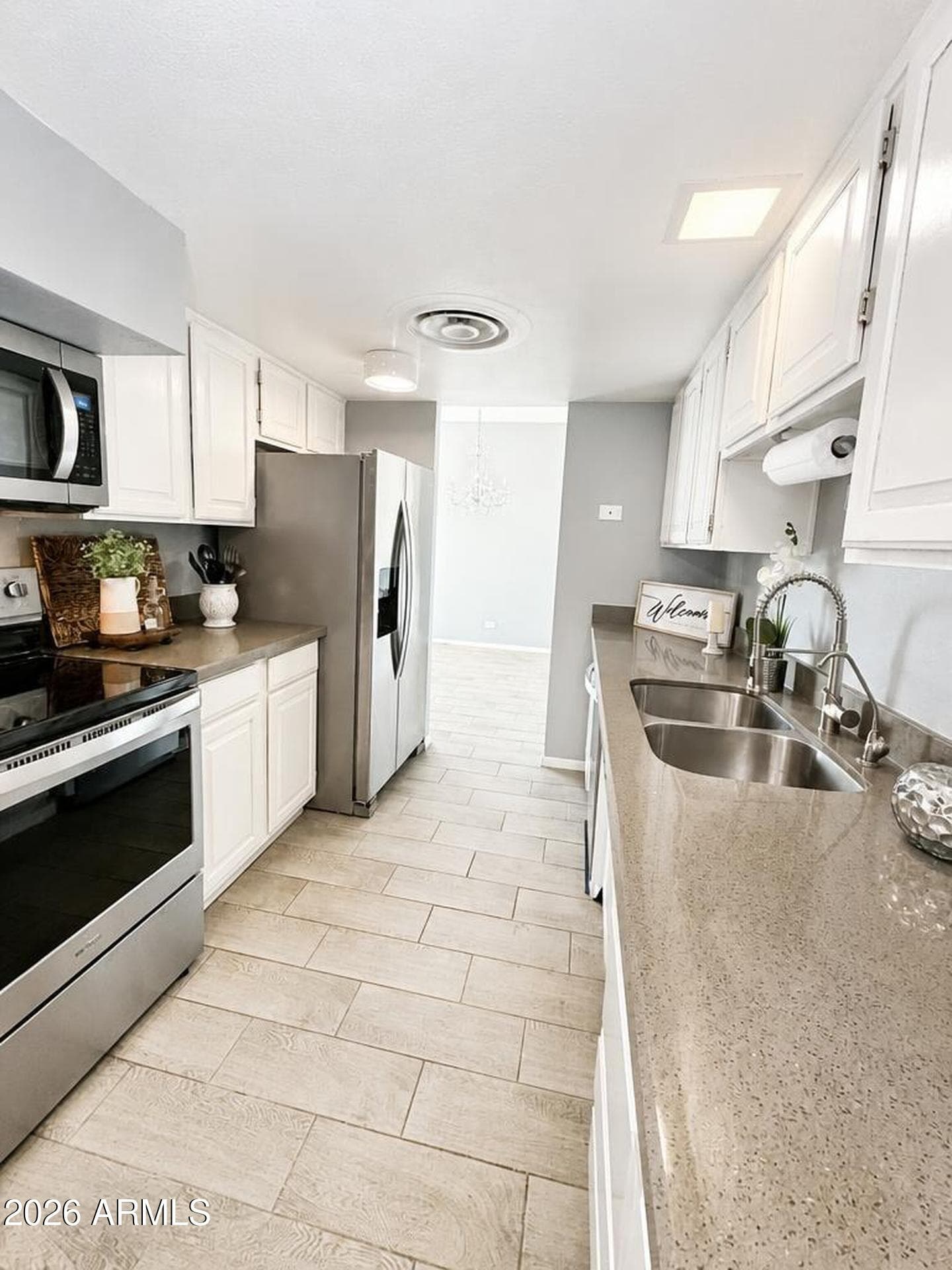 207 W Clarendon Avenue 2B — photo 5