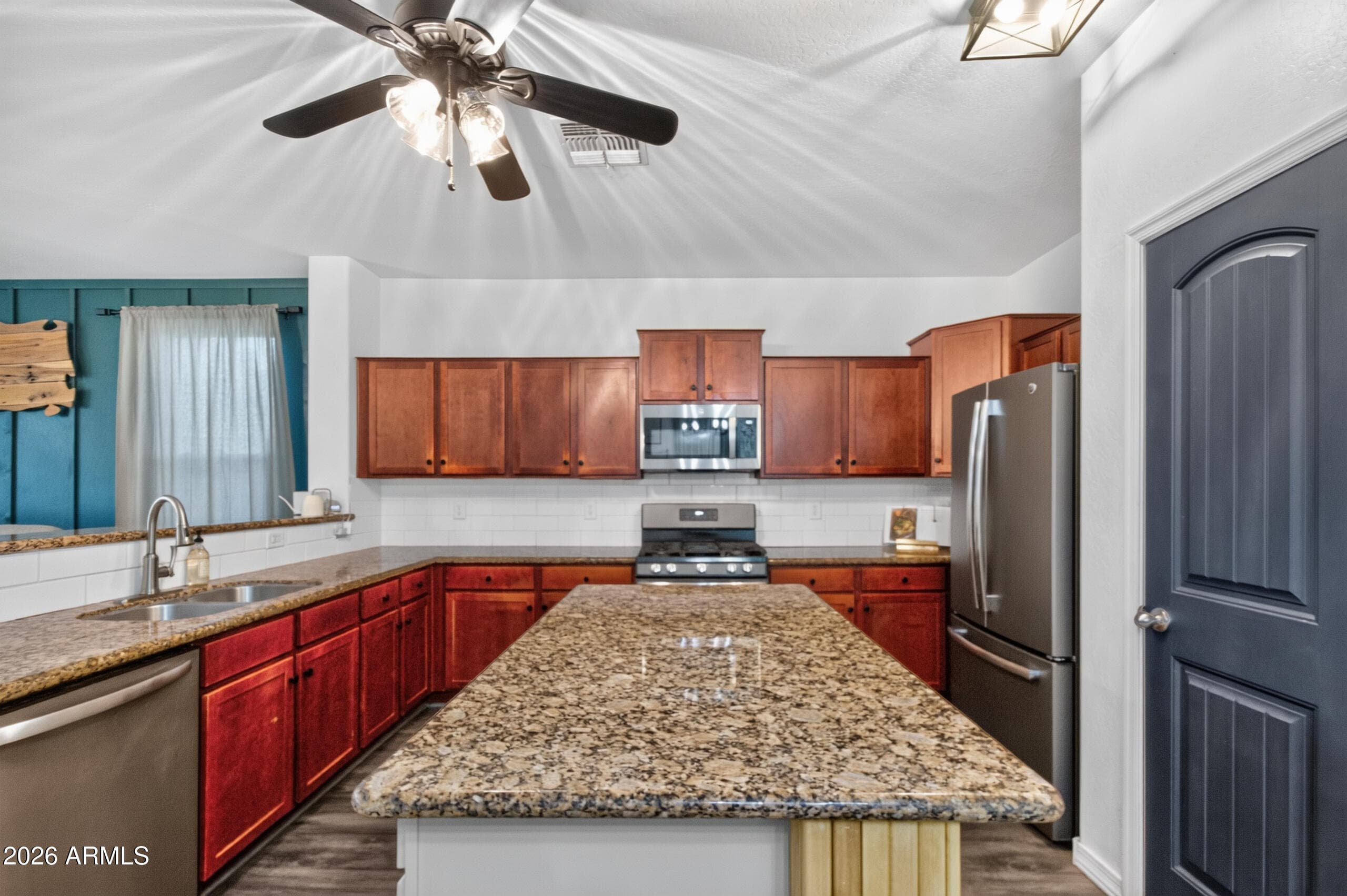 3817 E Frances Lane — photo 6