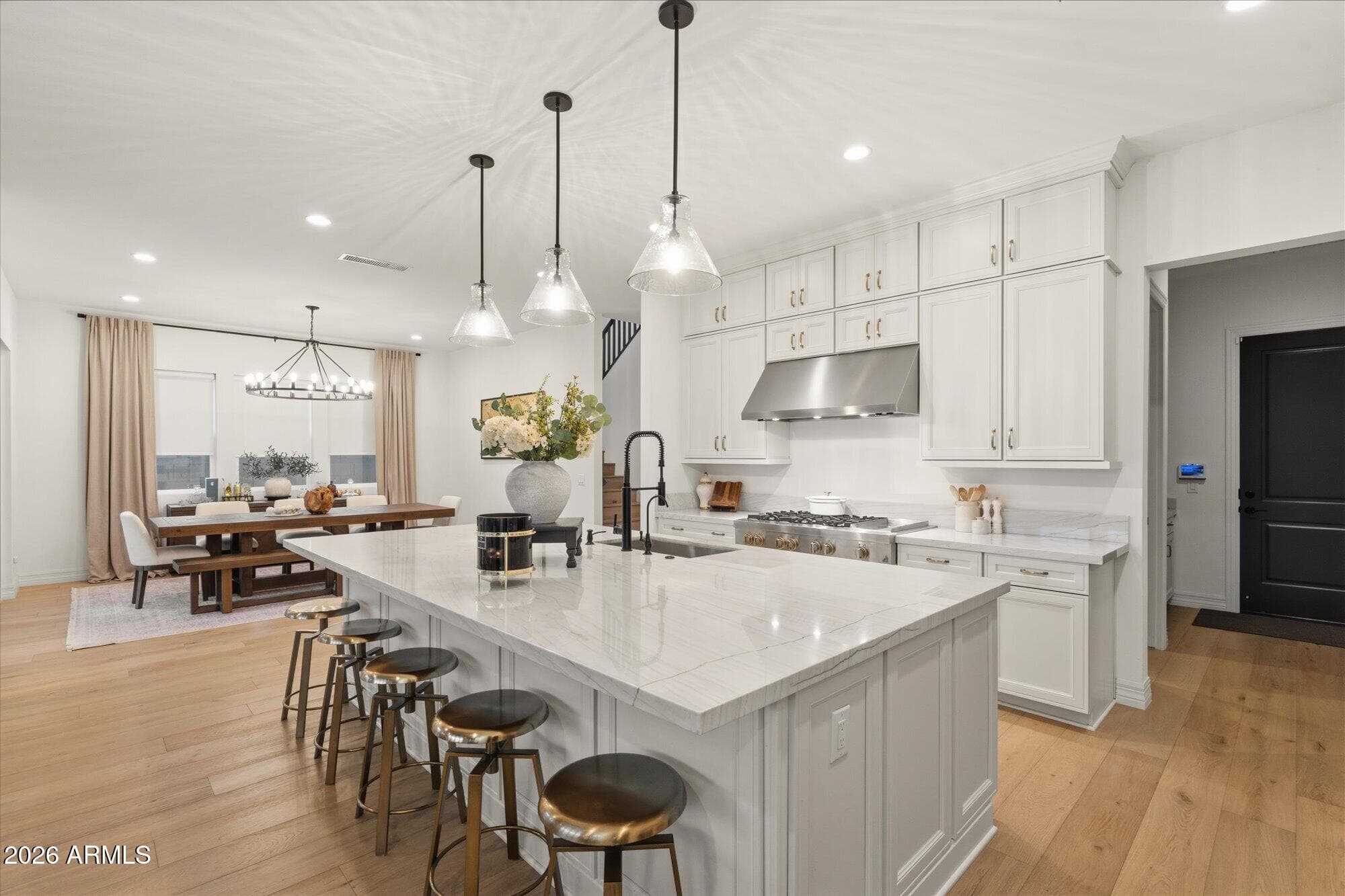 17302 W Gretna Street — photo 2