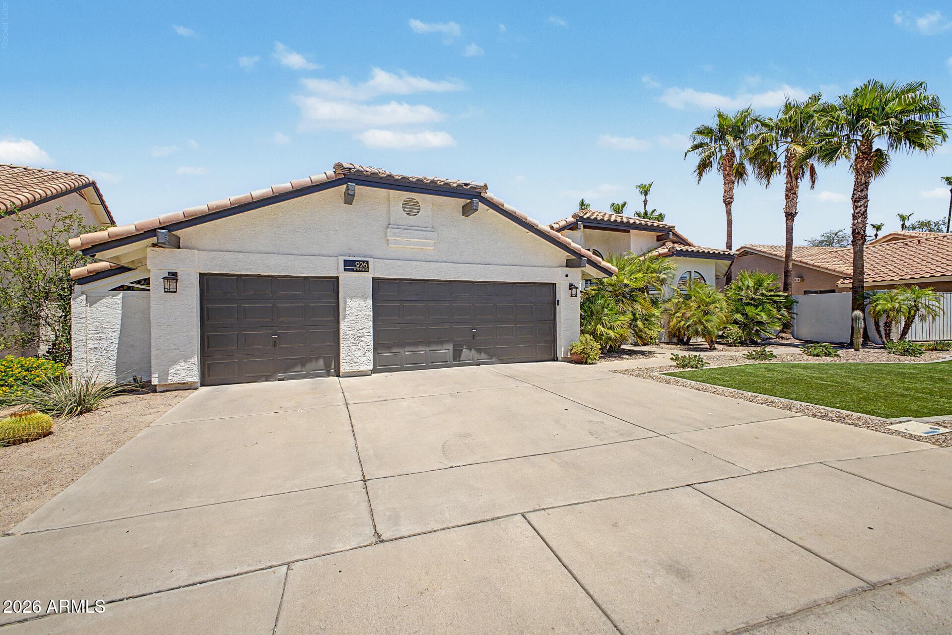 926 W Coast Drive — photo 6