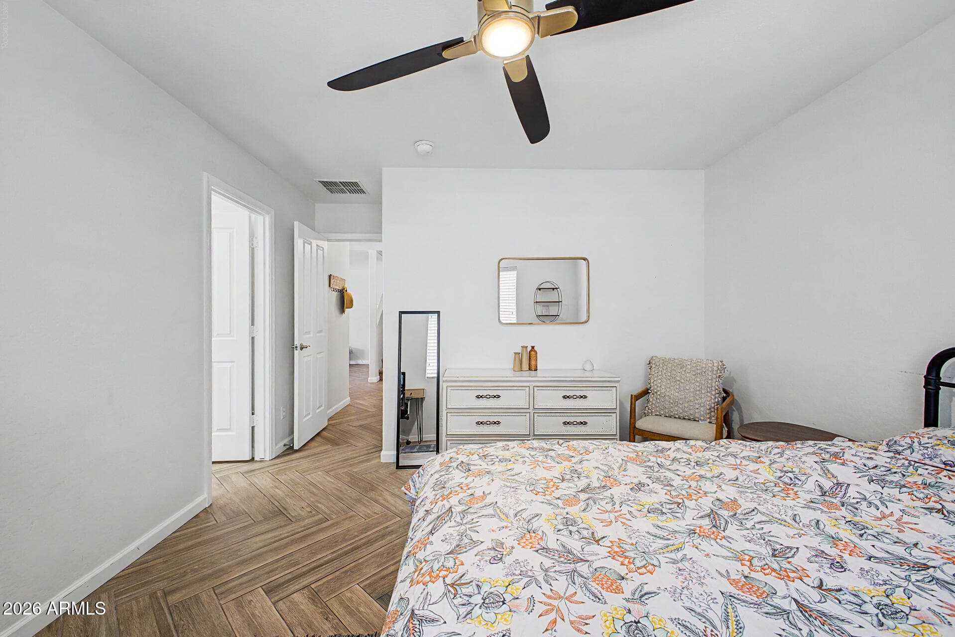 6026 S Cloverdale Lane — photo 3