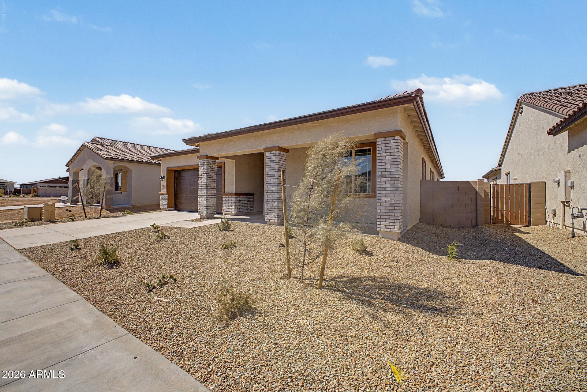22204 W Blackhawk Drive — photo 2