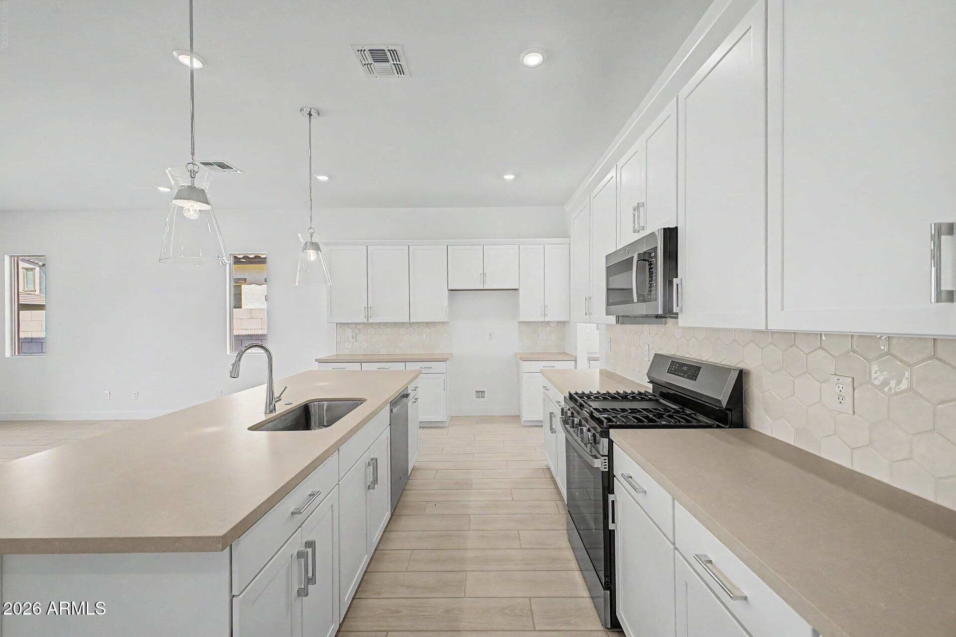 22204 W Blackhawk Drive — photo 7