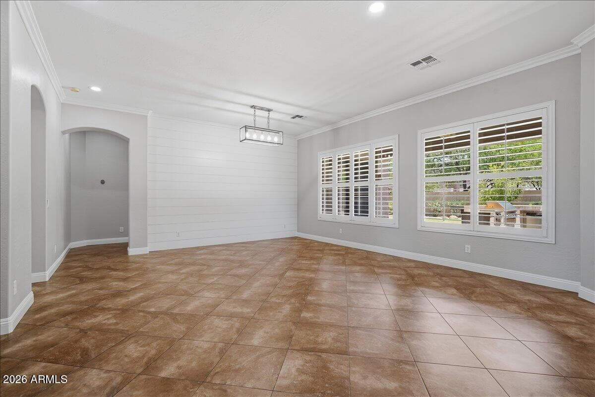 845 N Thunderbird Avenue — photo 6