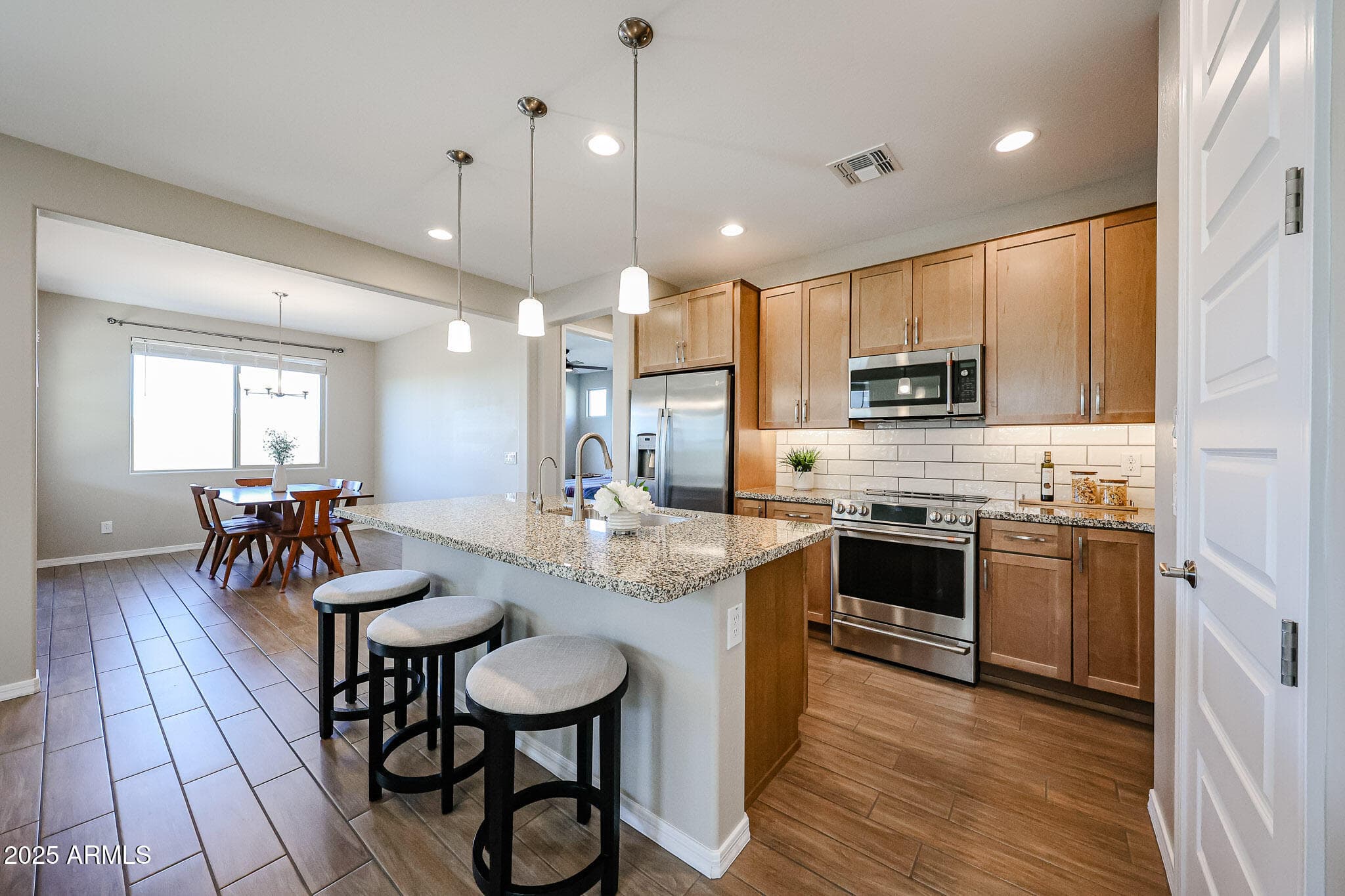 18062 W Amber Ridge Way — photo 5