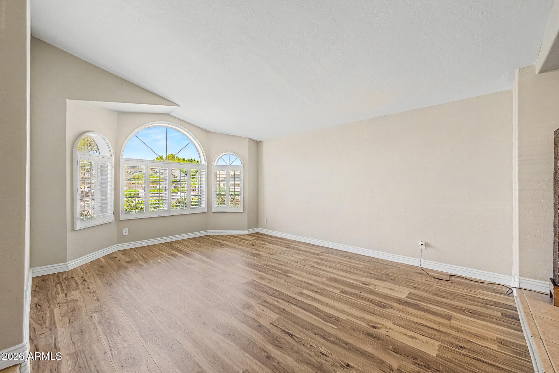 5721 W Mariposa Grande Lane — photo 2