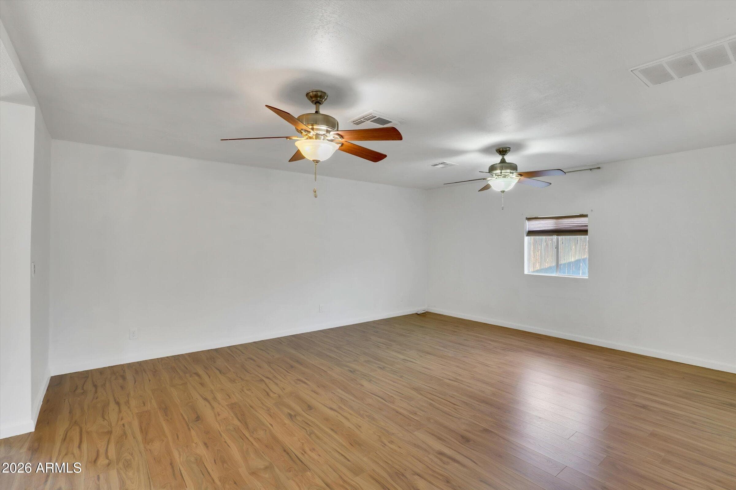 1056 W Hackamore Street — photo 5