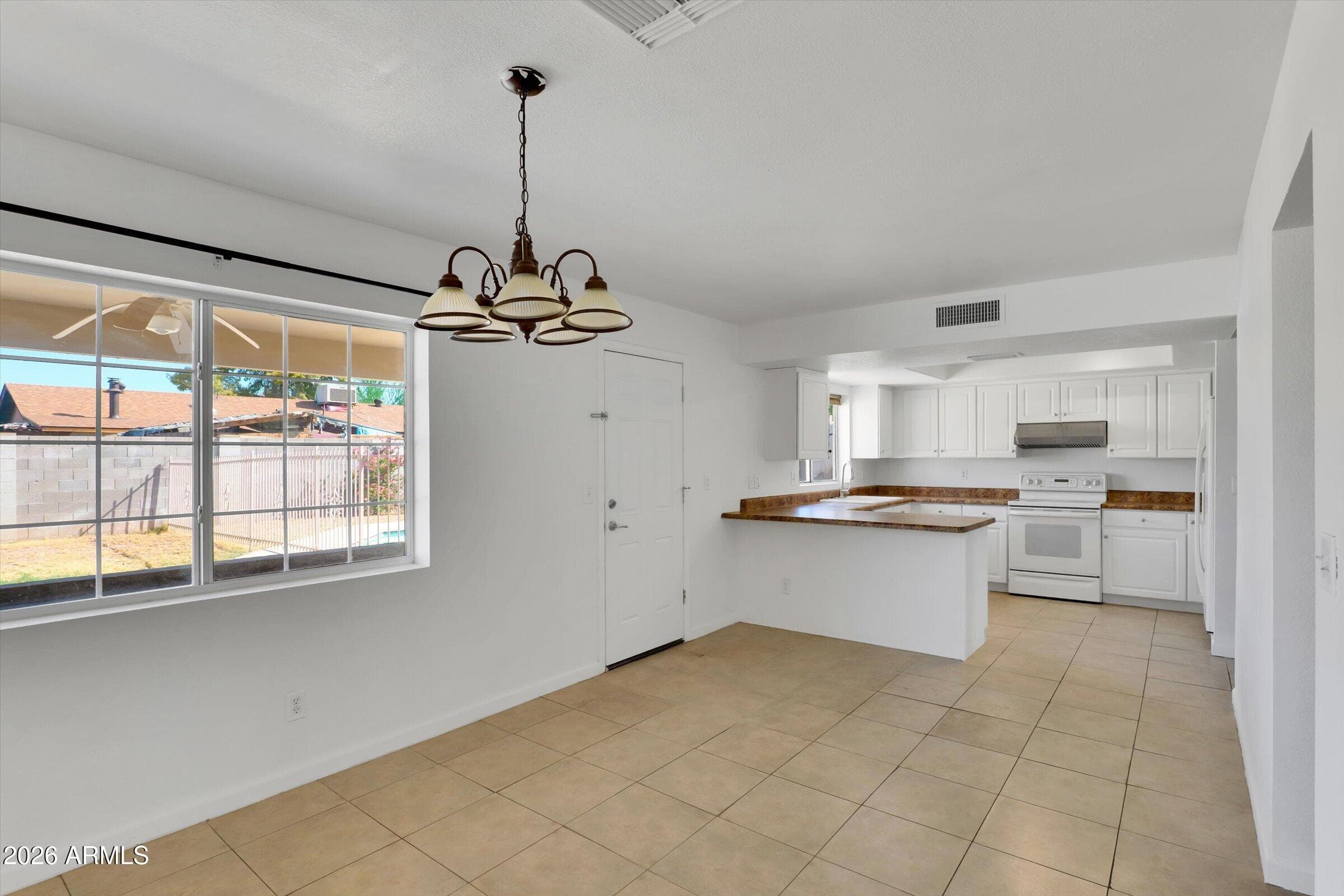 1056 W Hackamore Street — photo 8