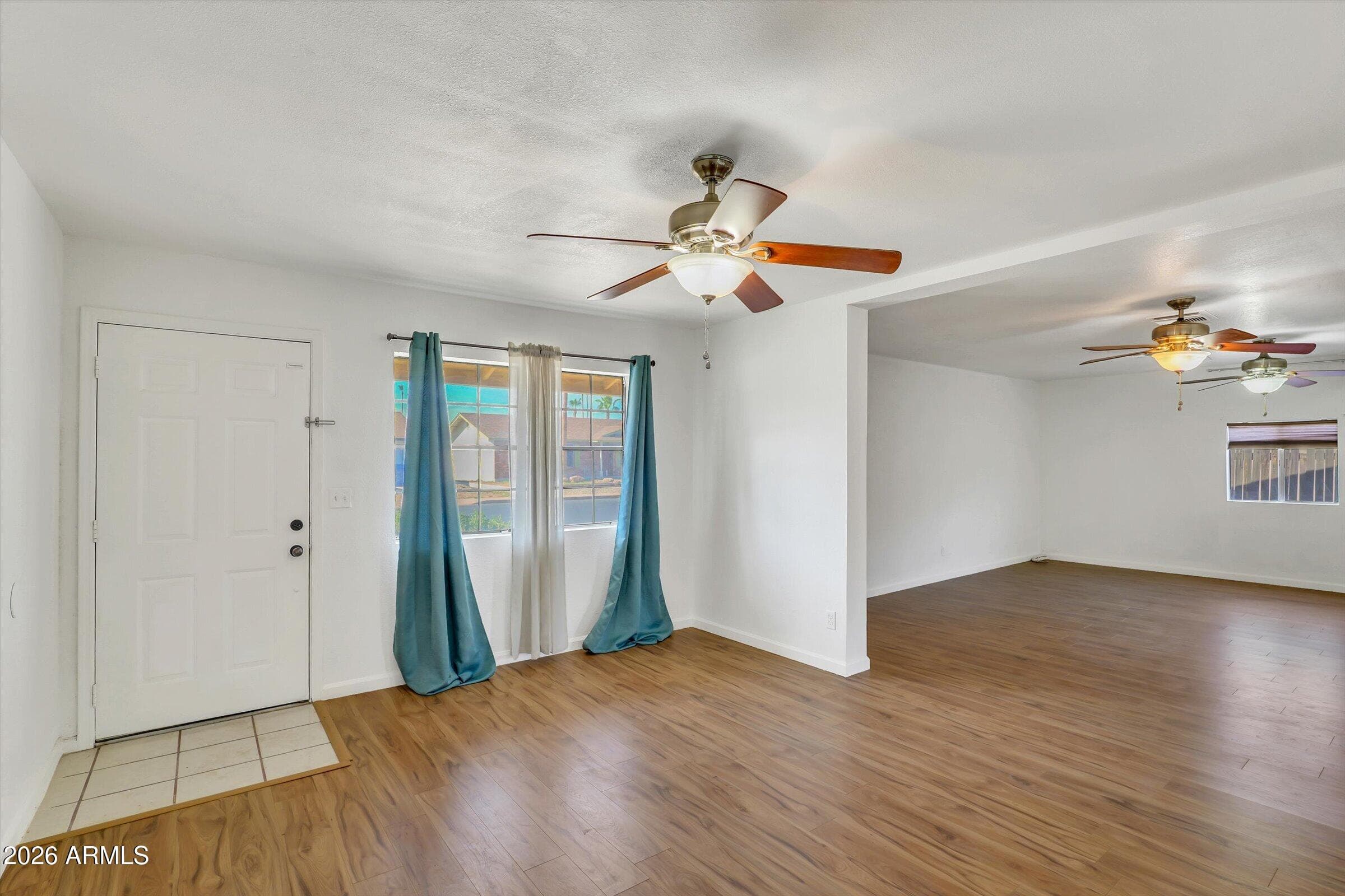 1056 W Hackamore Street — photo 4
