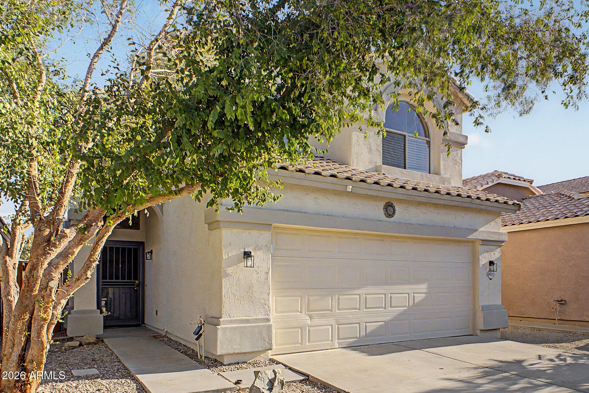 8371 W Melinda Lane — photo 2