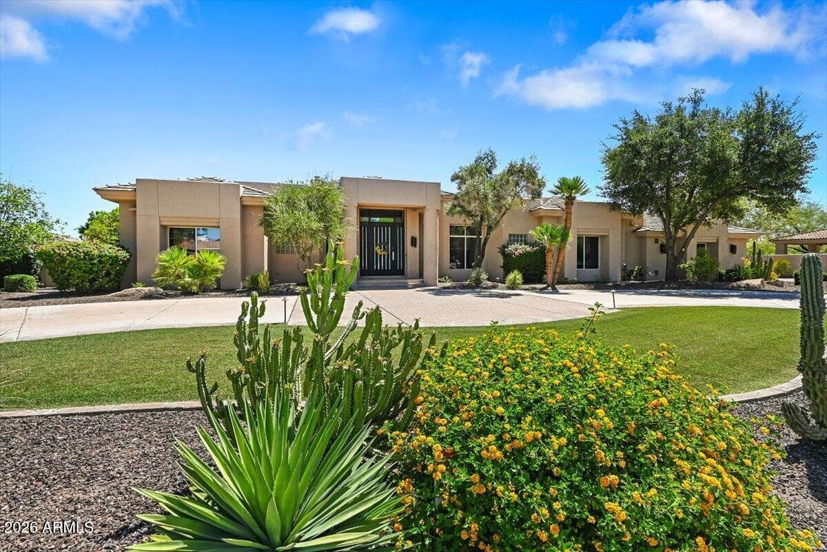 7124 E Foothill Drive — photo 2
