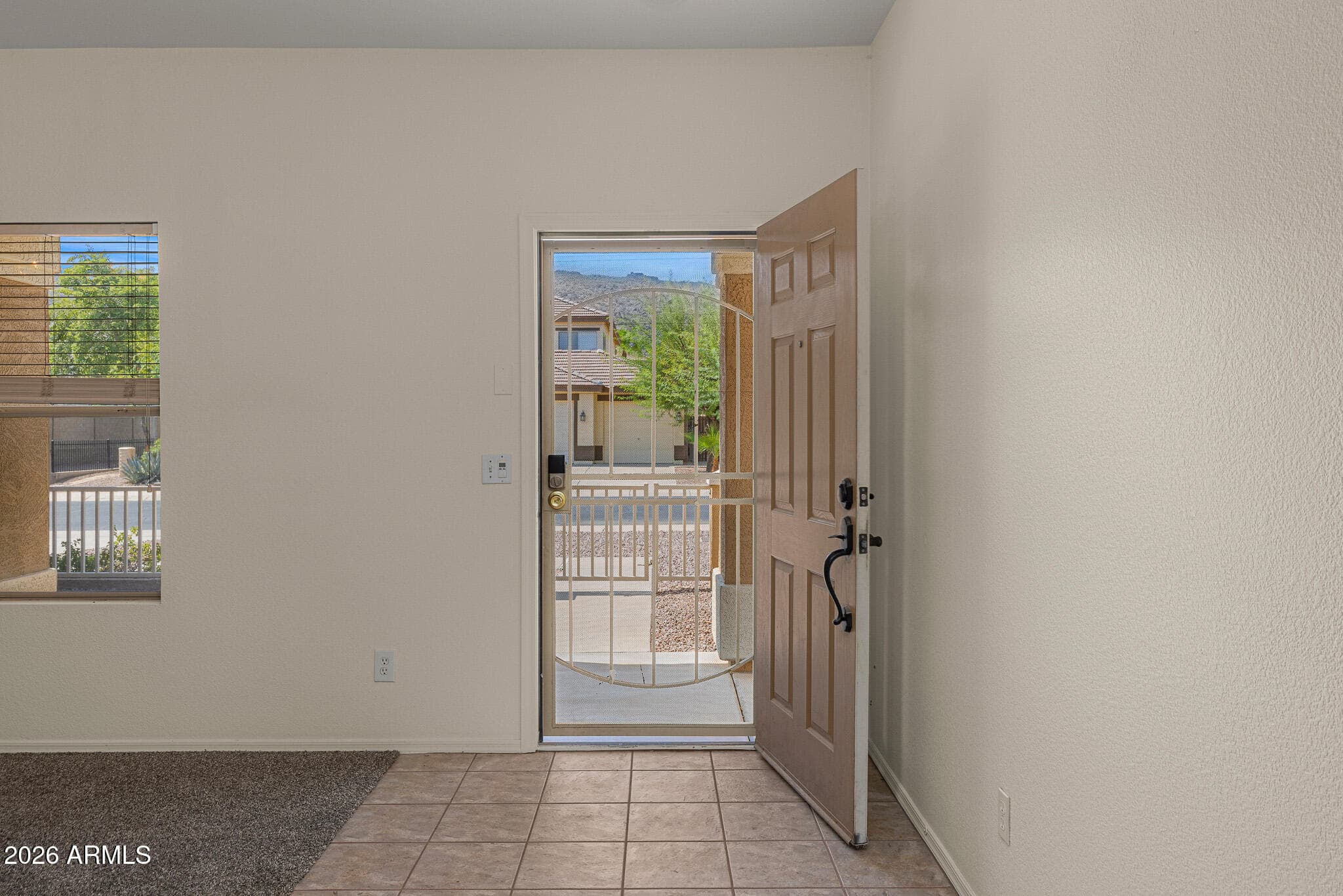 1226 E Gwen Street — photo 4