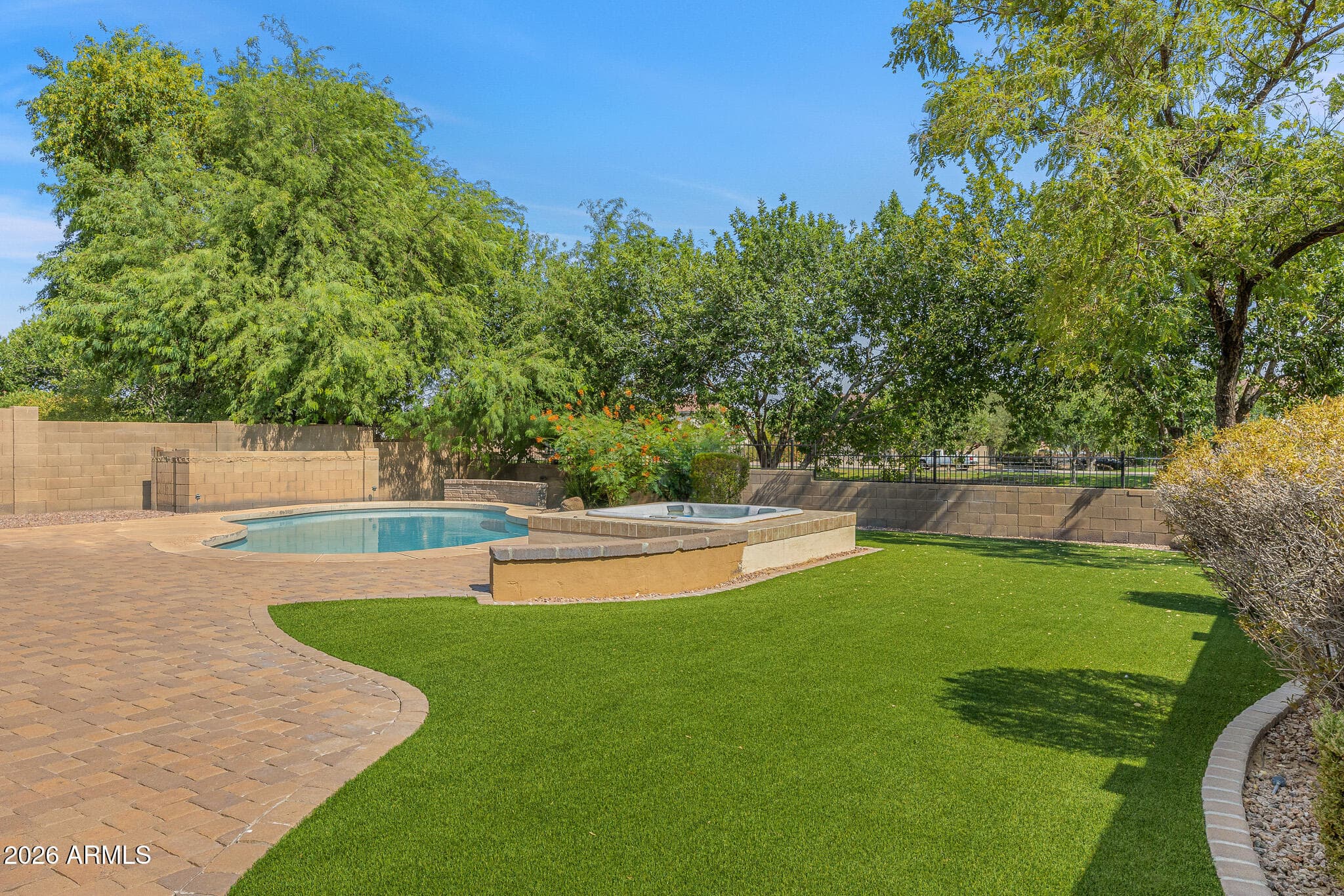 1226 E Gwen Street — photo 3