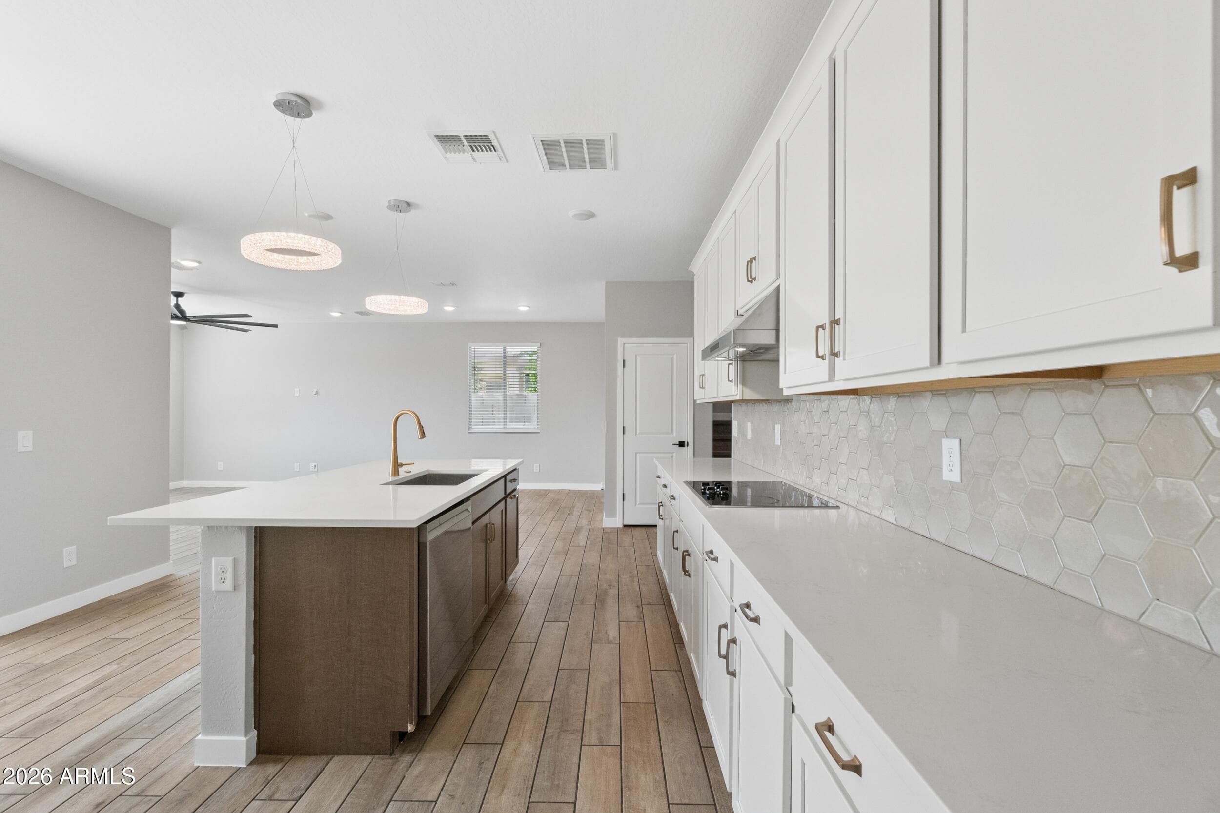 10220 N 49th Avenue — photo 6