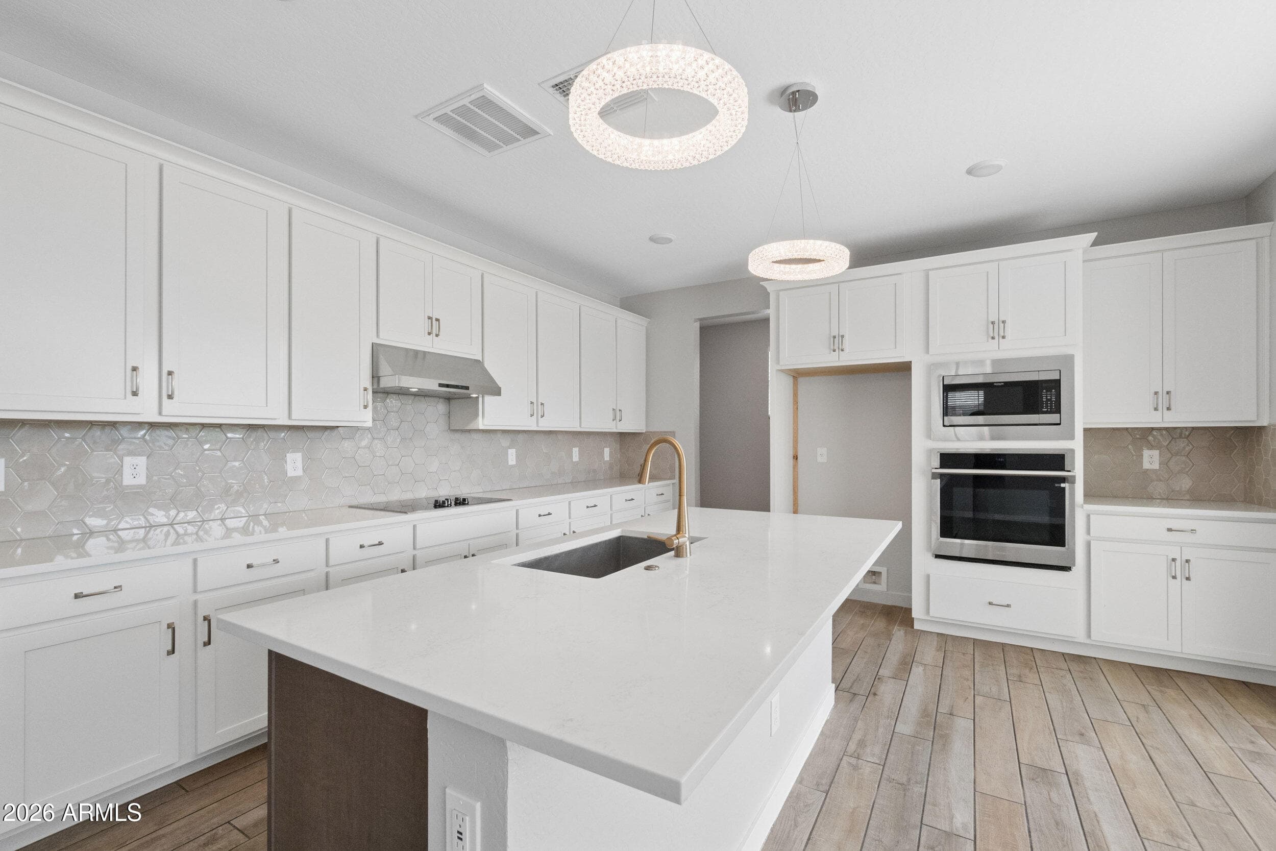10220 N 49th Avenue — photo 8