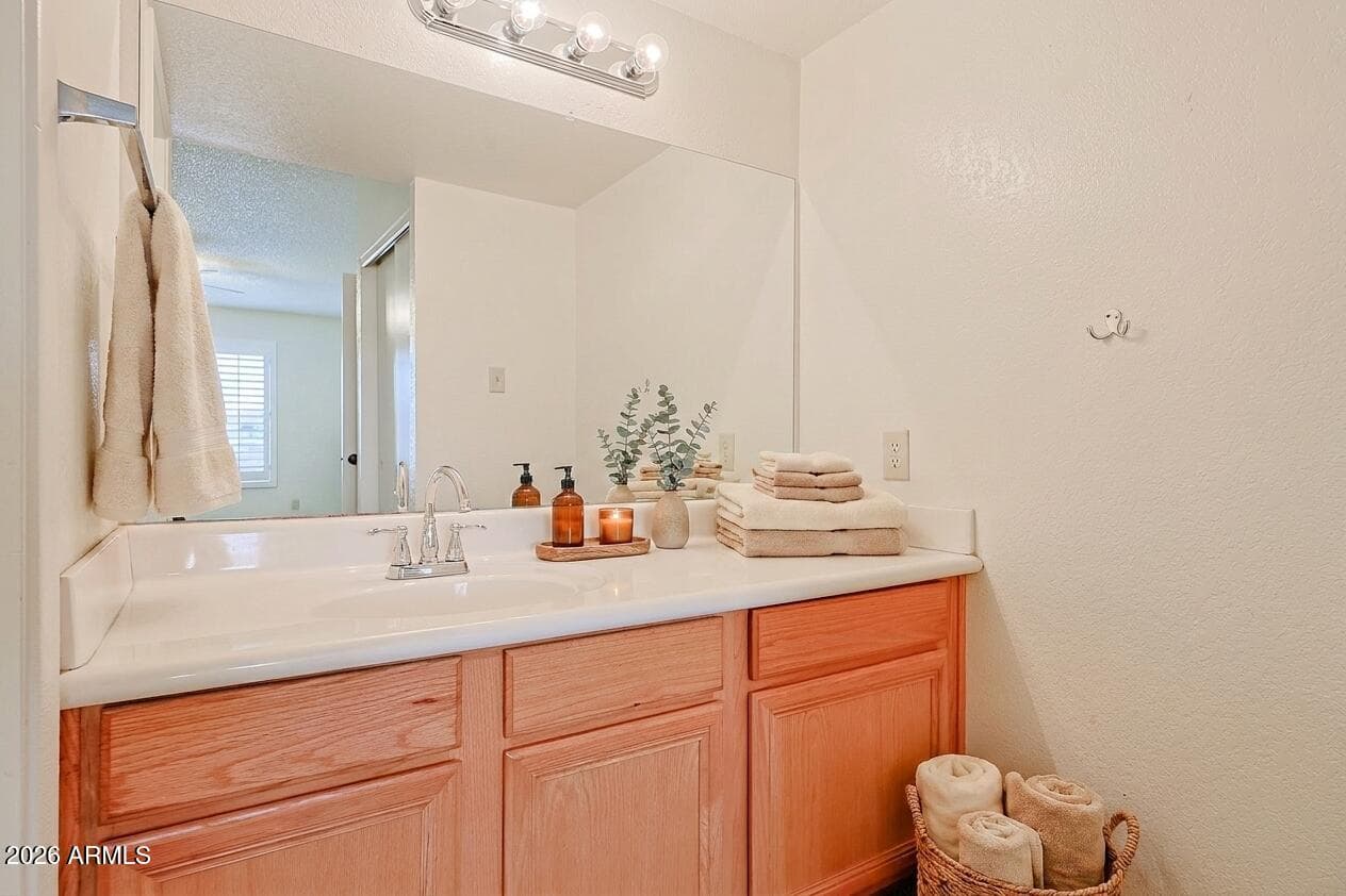 5757 W Eugie Avenue 2073 — photo 4