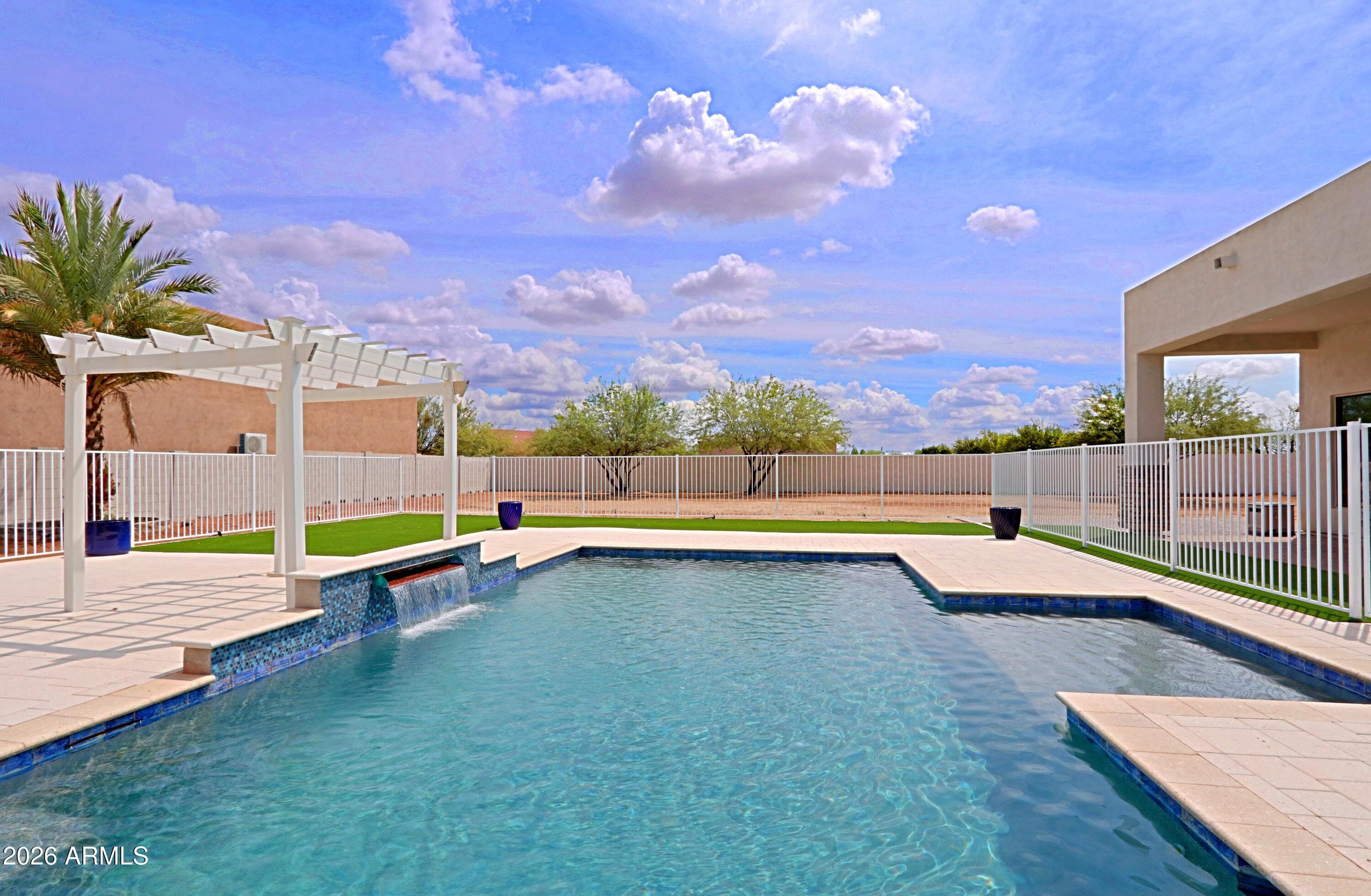 2814 W Jordon Lane — photo 3