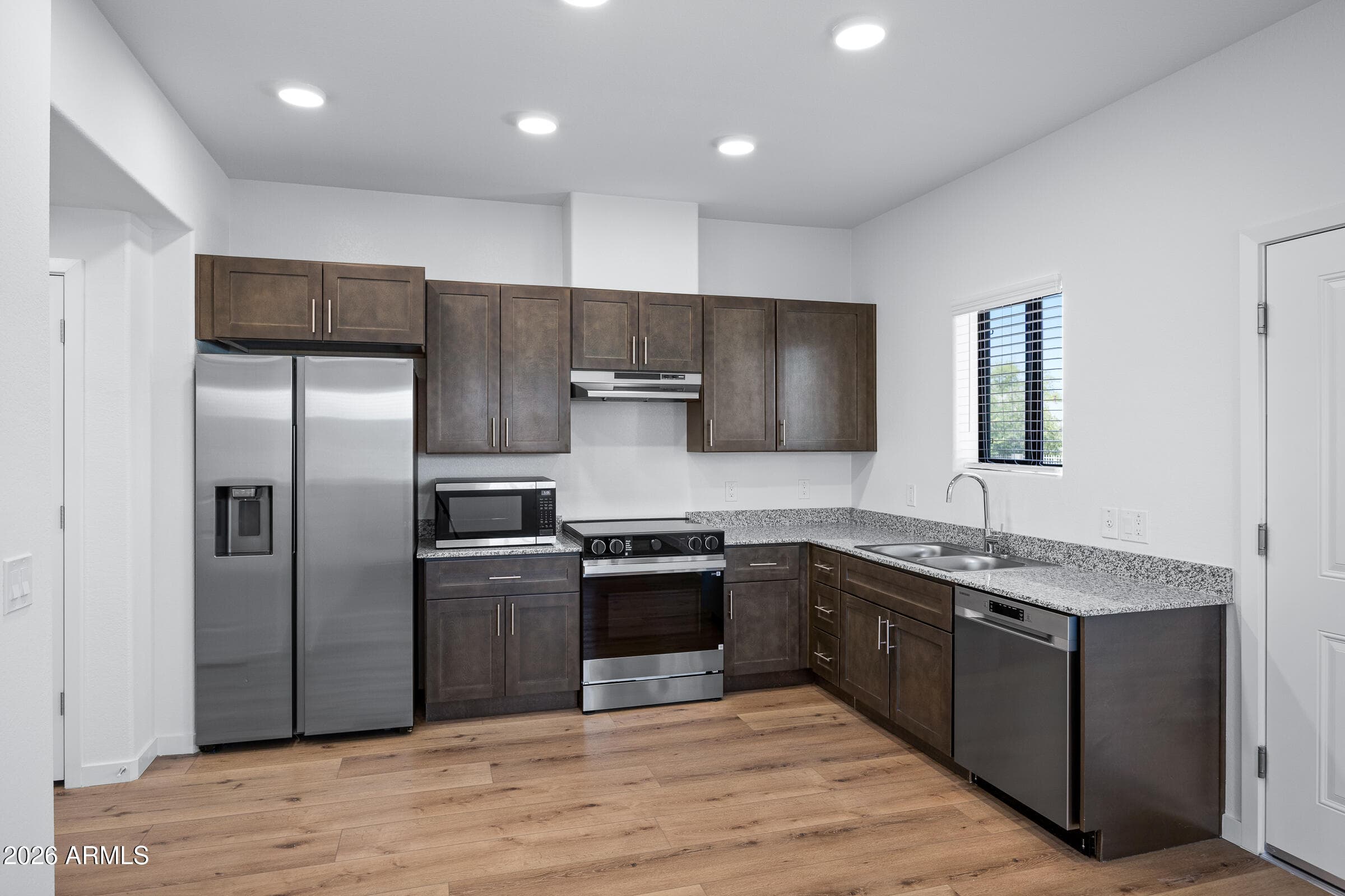 2307 E Mcarthur Drive — photo 8