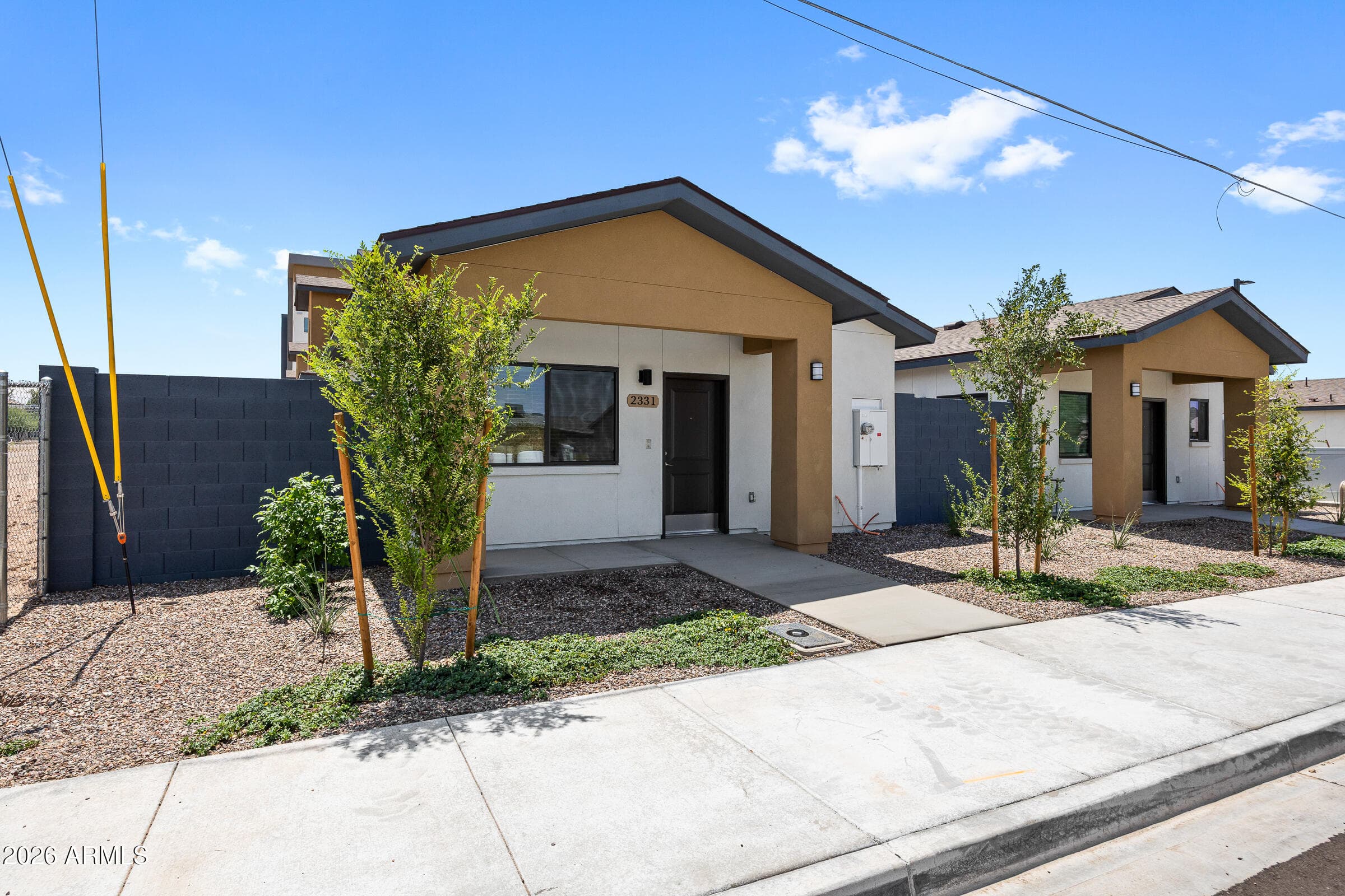 2309 E Mcarthur Drive — photo 2
