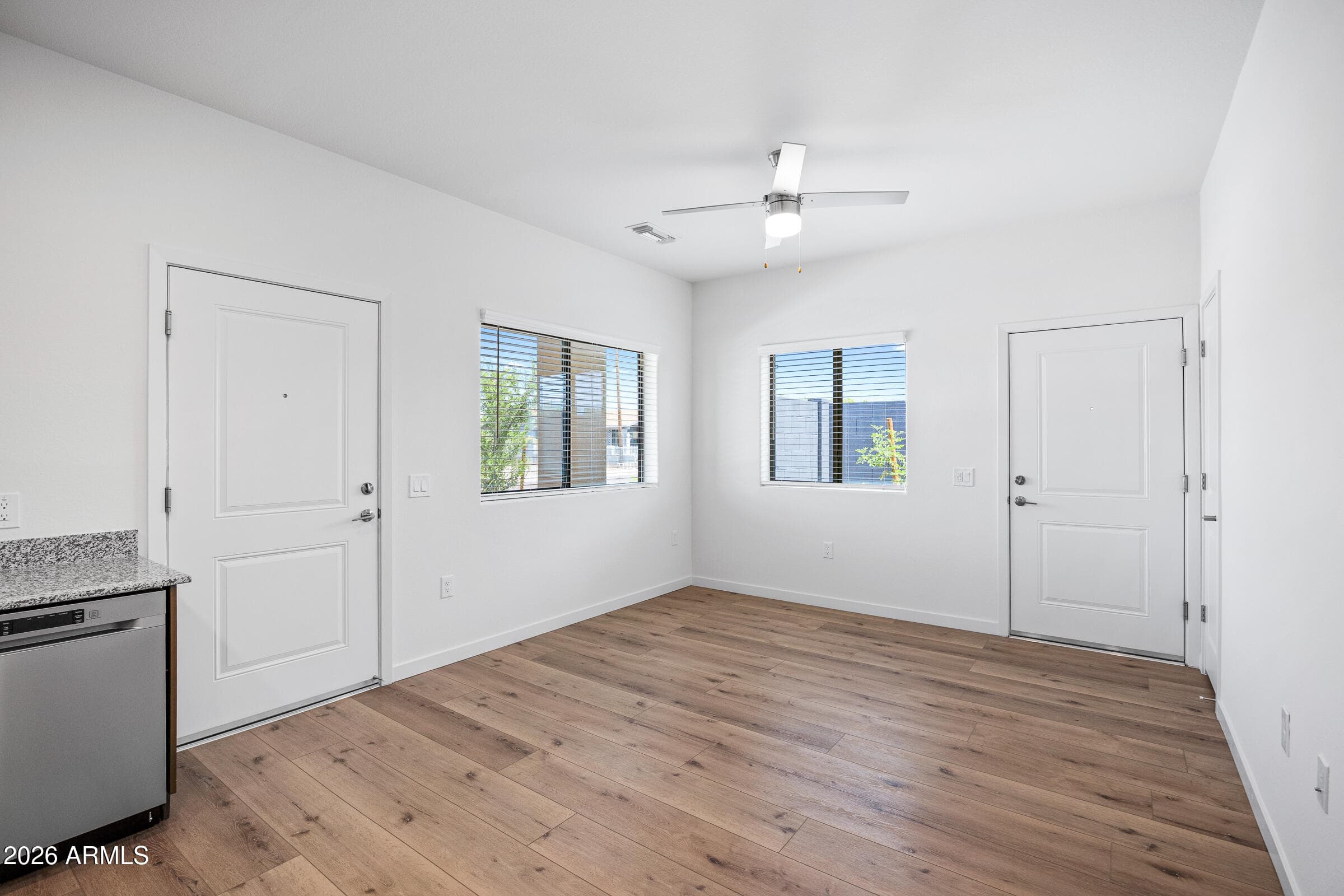 2331 E Mcarthur Drive — photo 7