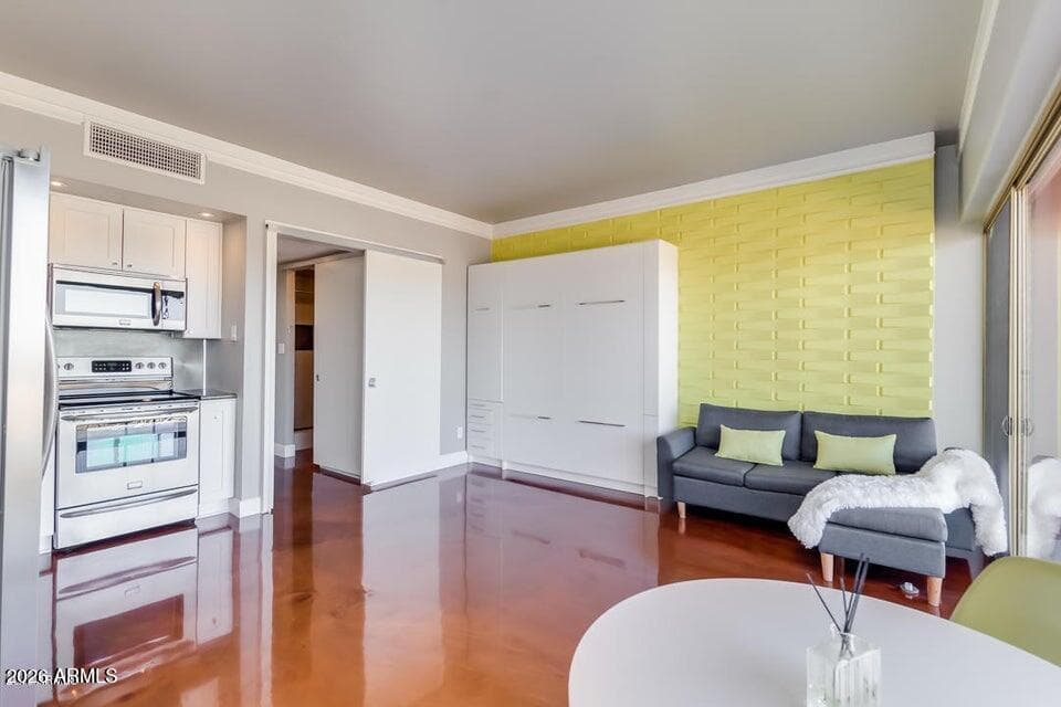 4750 N Central Avenue 8L — photo 4