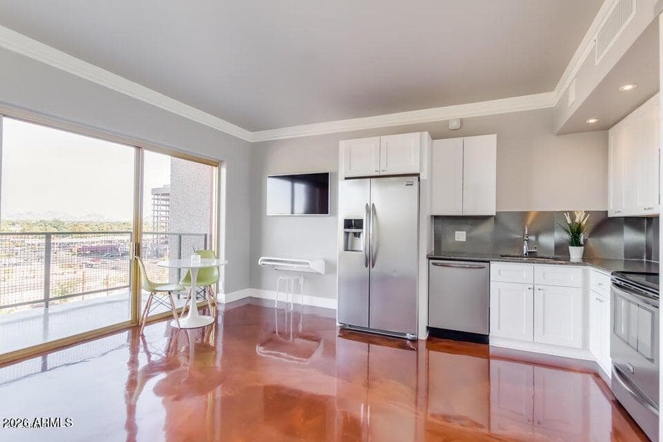 4750 N Central Avenue 8L — photo 3