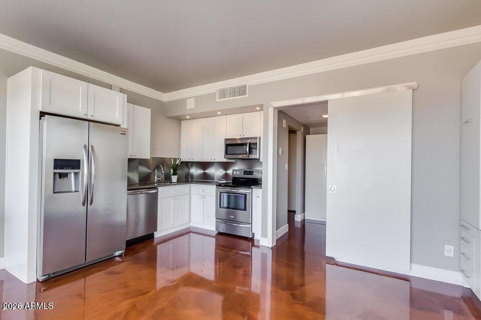 4750 N Central Avenue 8L — photo 5