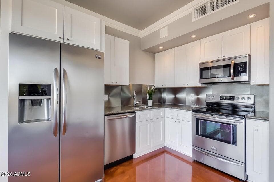 4750 N Central Avenue 8L — photo 8