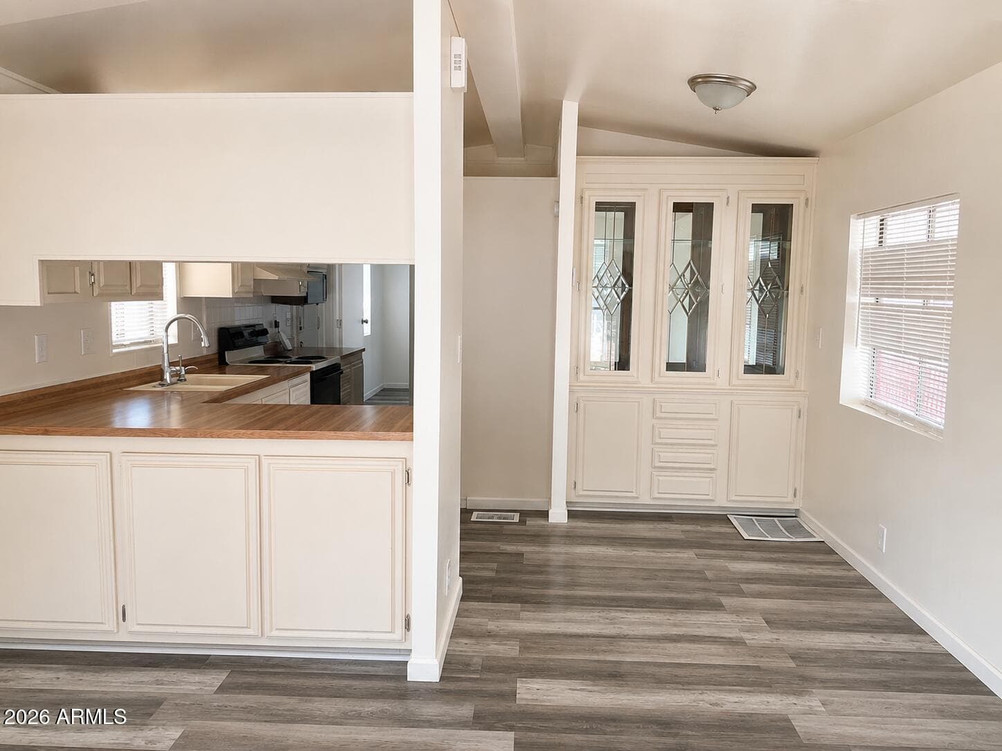 2292 N Ironwood Drive 109 — photo 3
