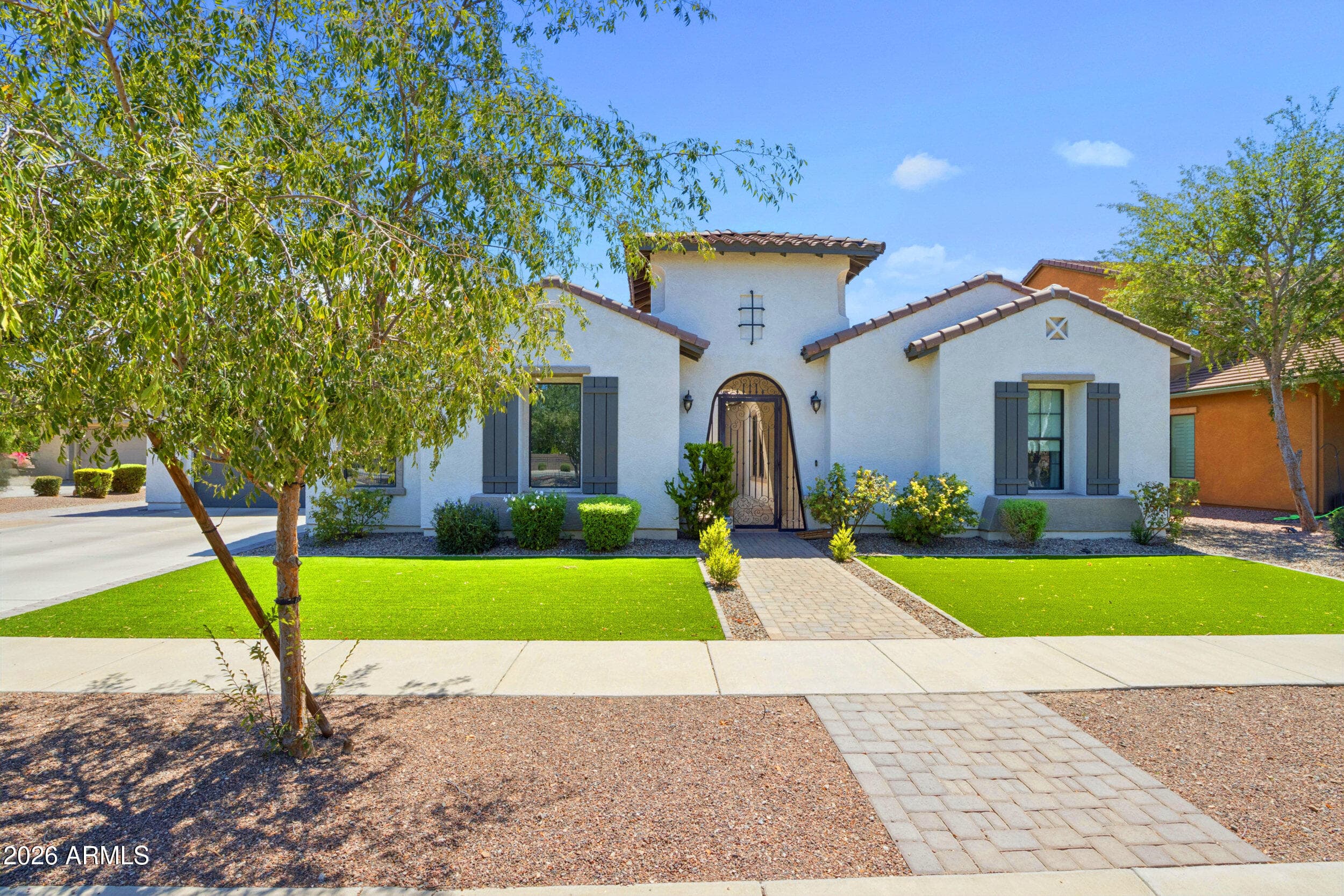 3153 E Red Oak Court