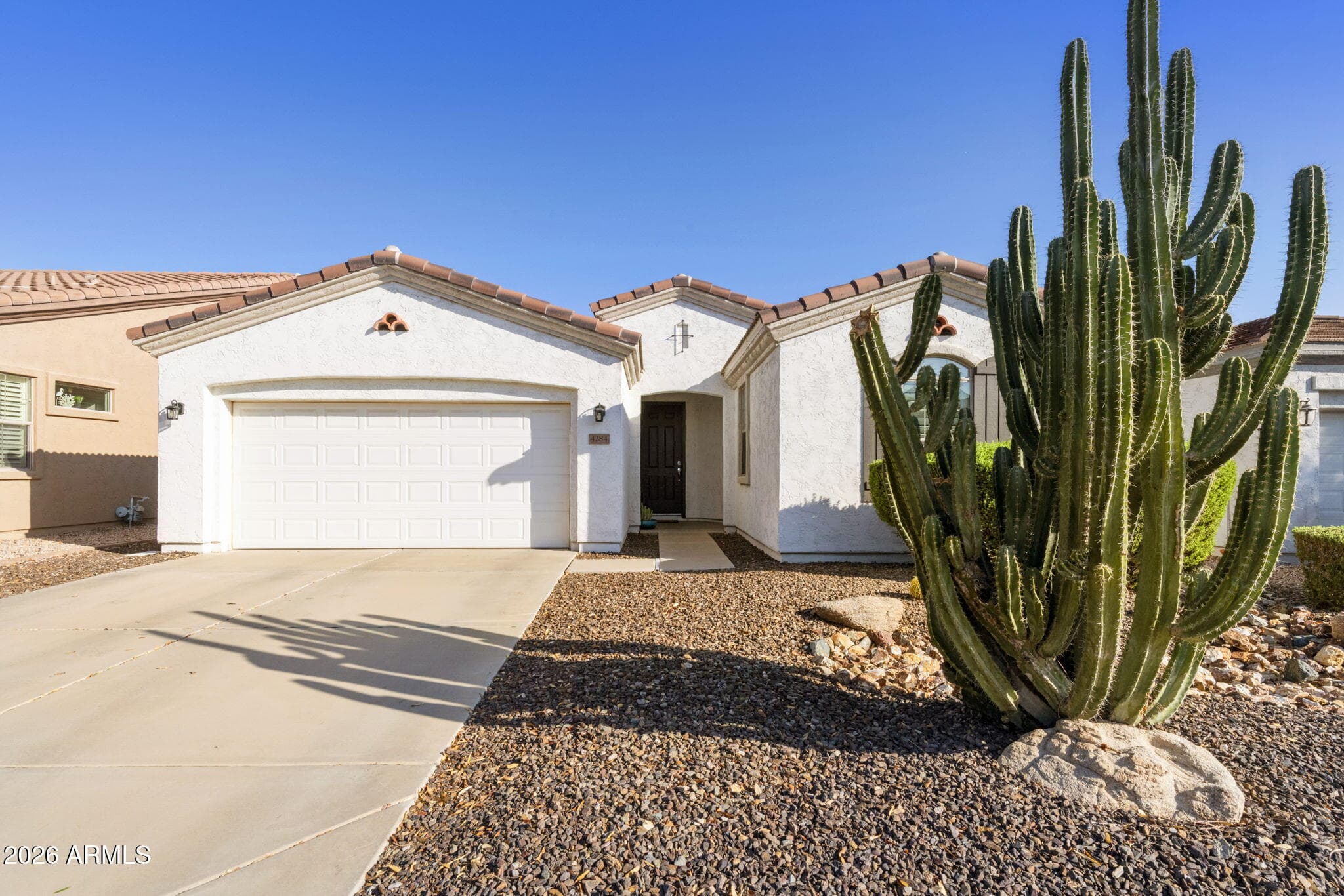 4284 E Sourwood Drive — photo 2