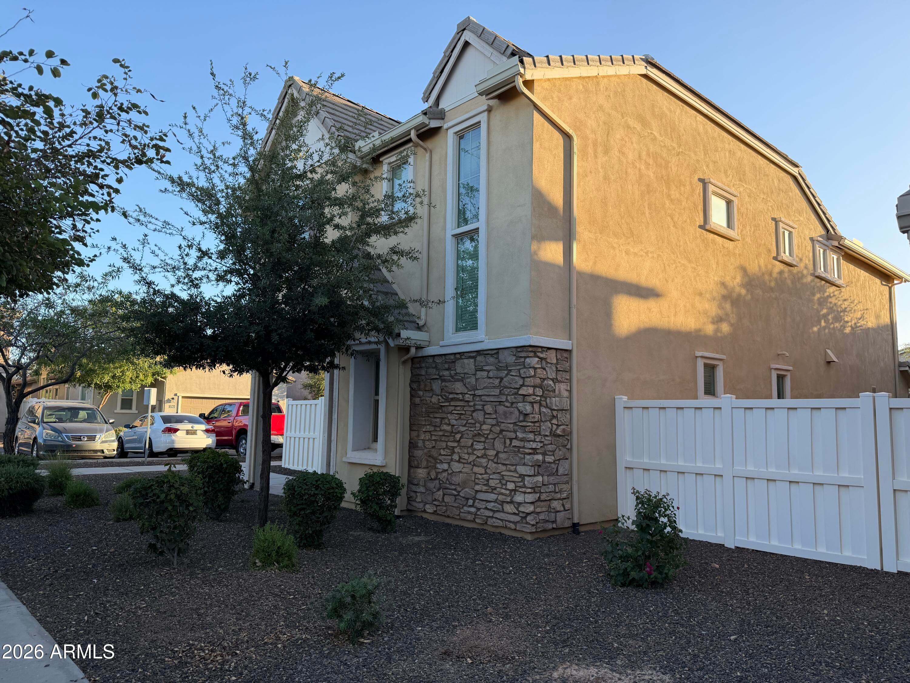 2275 S Agnes Lane — photo 3