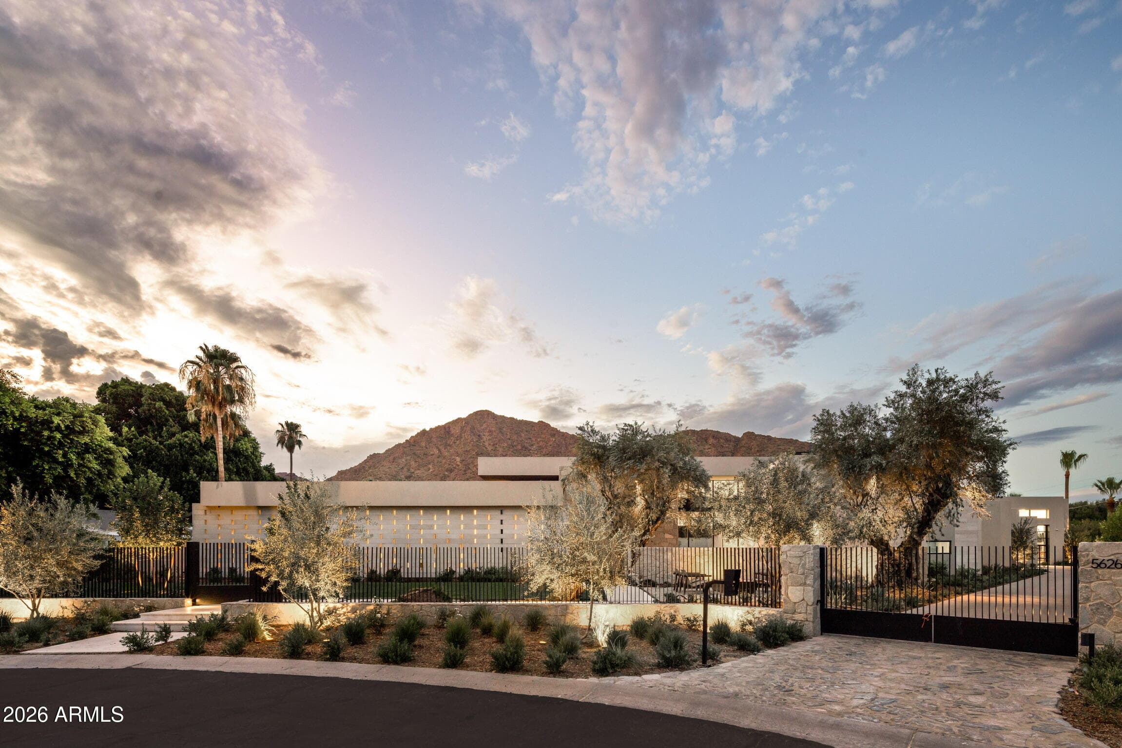 5626 E Montecito Avenue, Phoenix, Arizona