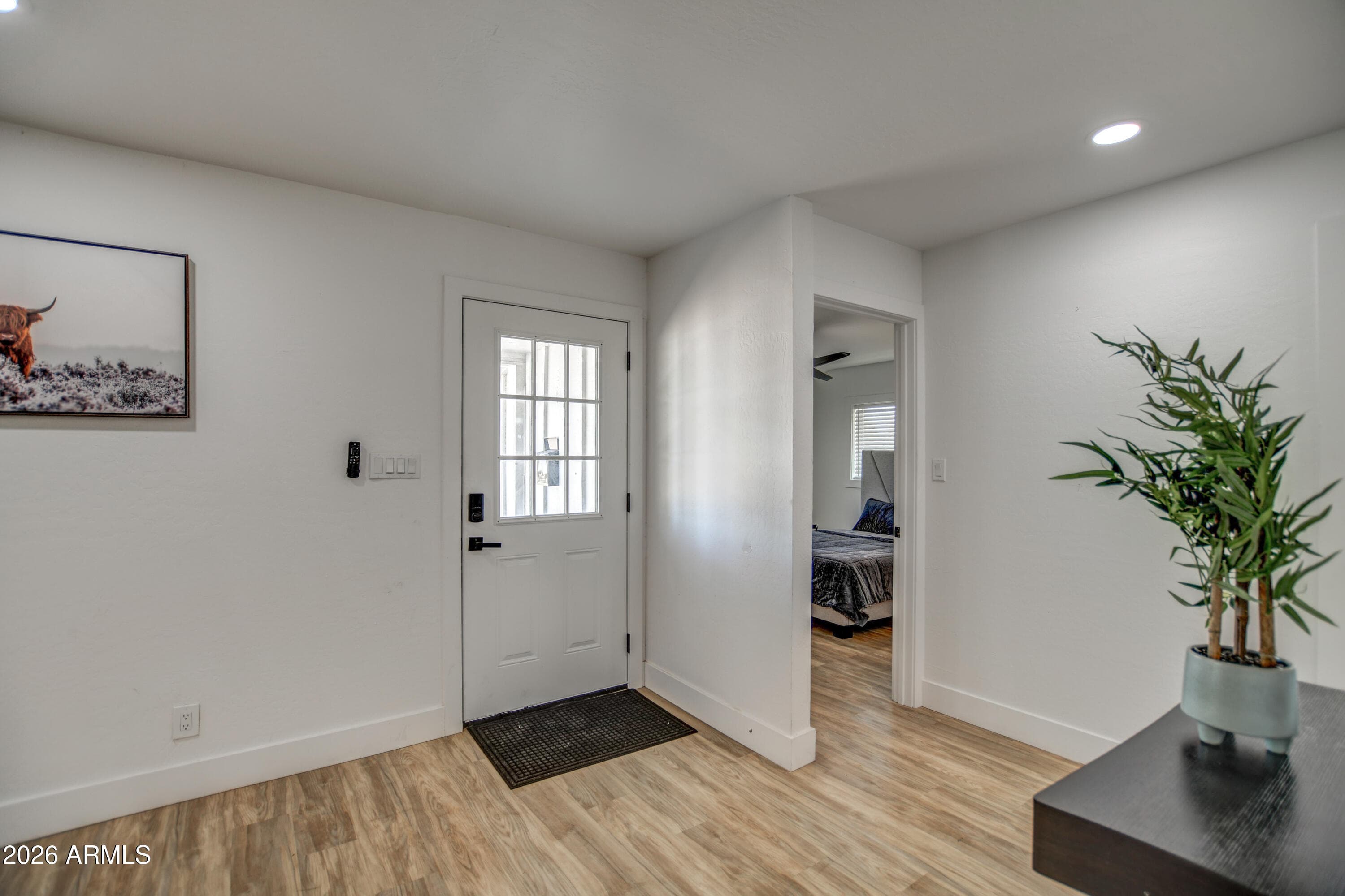 1725 W Mitchell Drive — photo 4