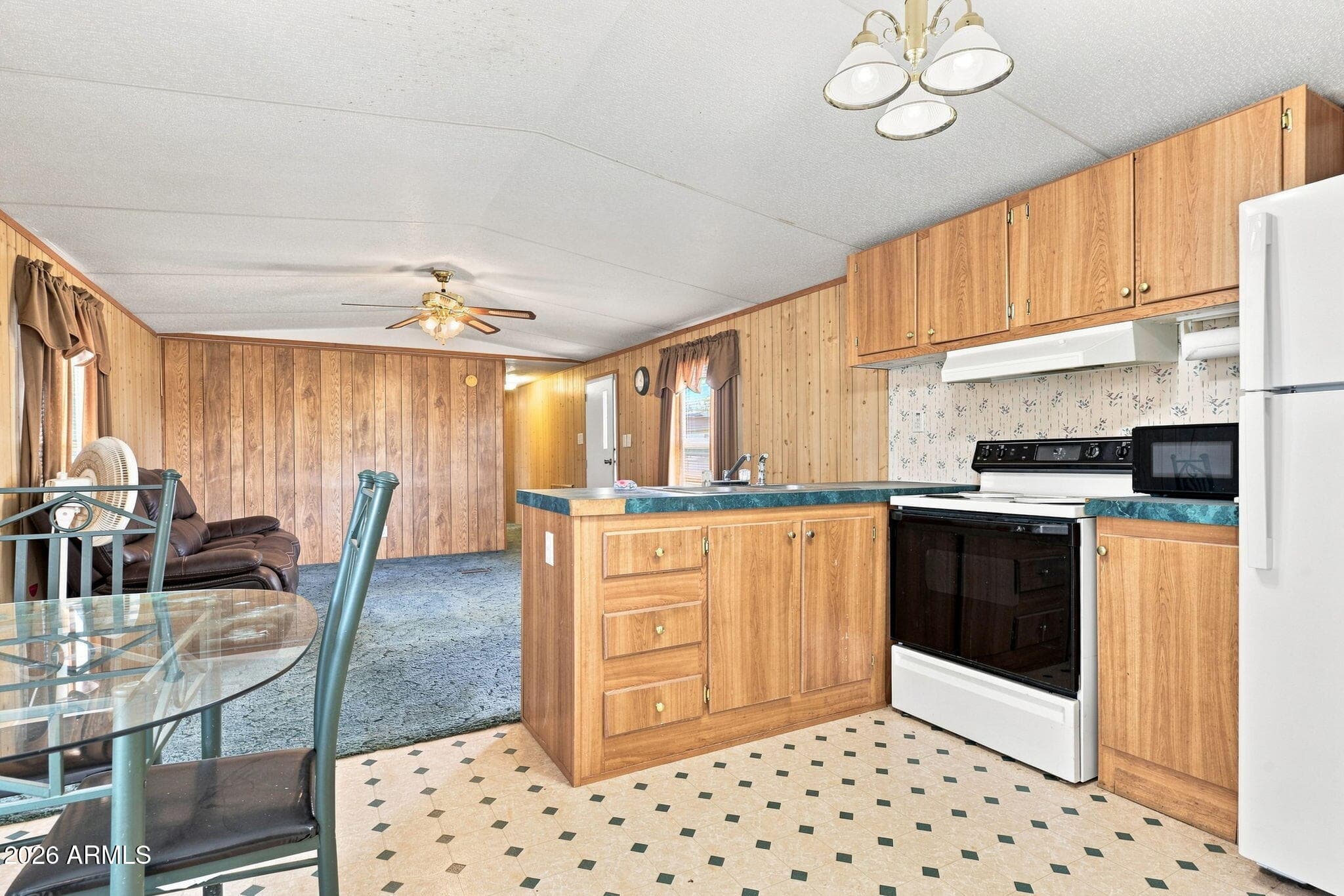 1171 E Desert Rose Drive — photo 4