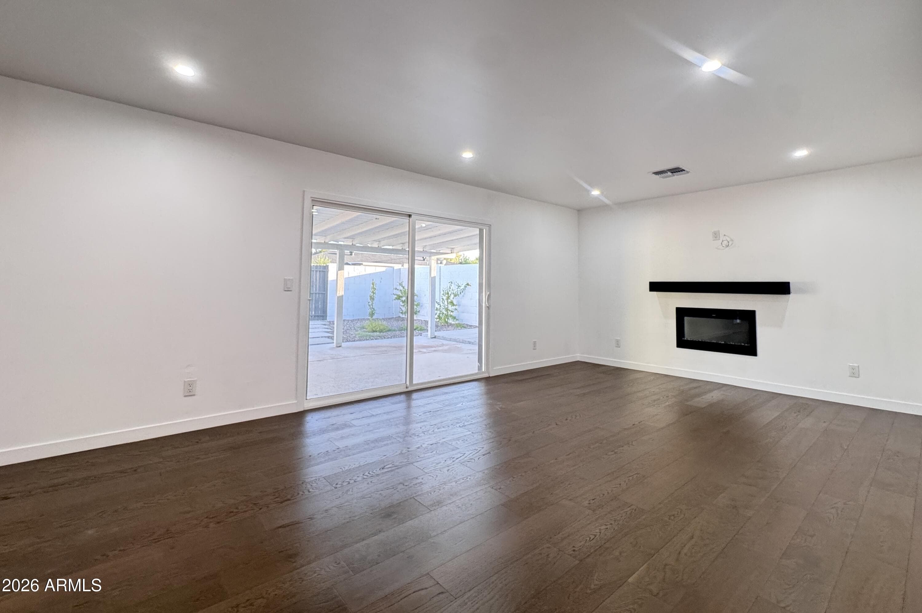 6407 E Wilshire Drive — photo 3