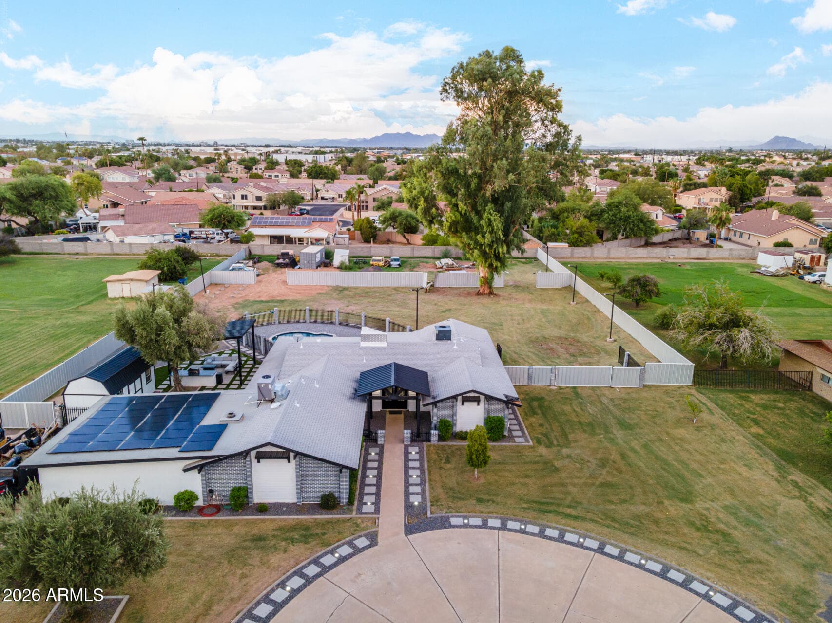 1040 W Encinas Street — photo 3