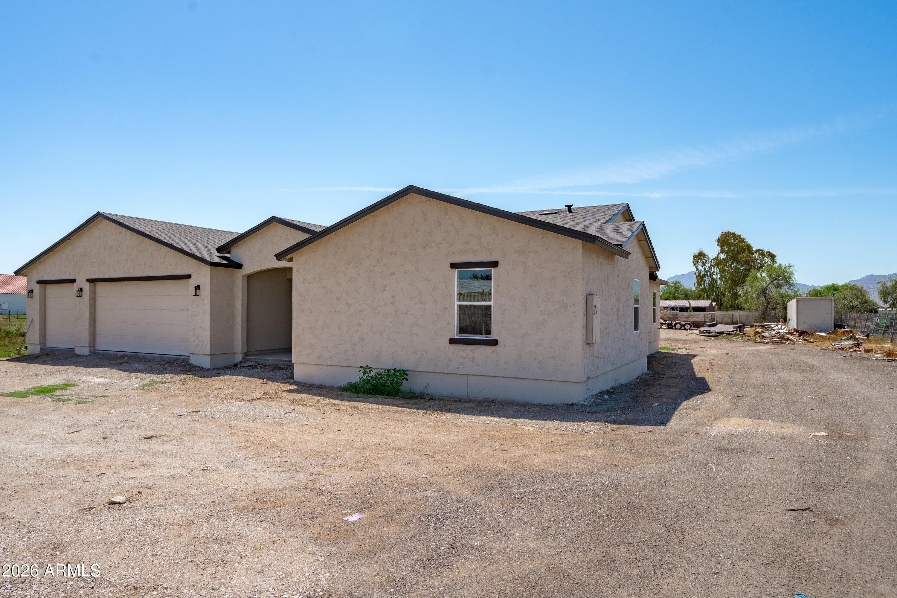 10931 W Lower Buckeye Road — photo 2