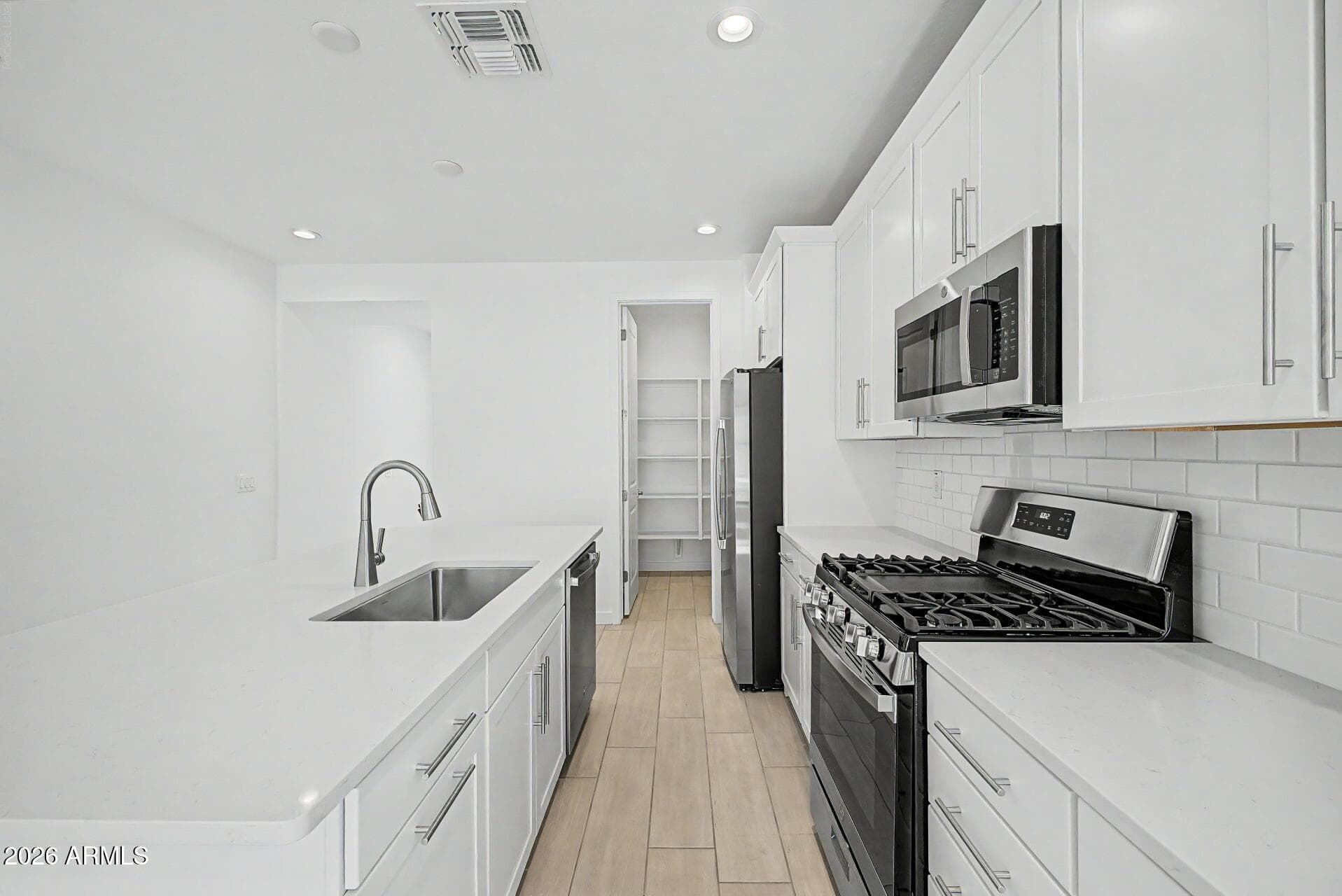 15880 W Vogel Avenue — photo 3